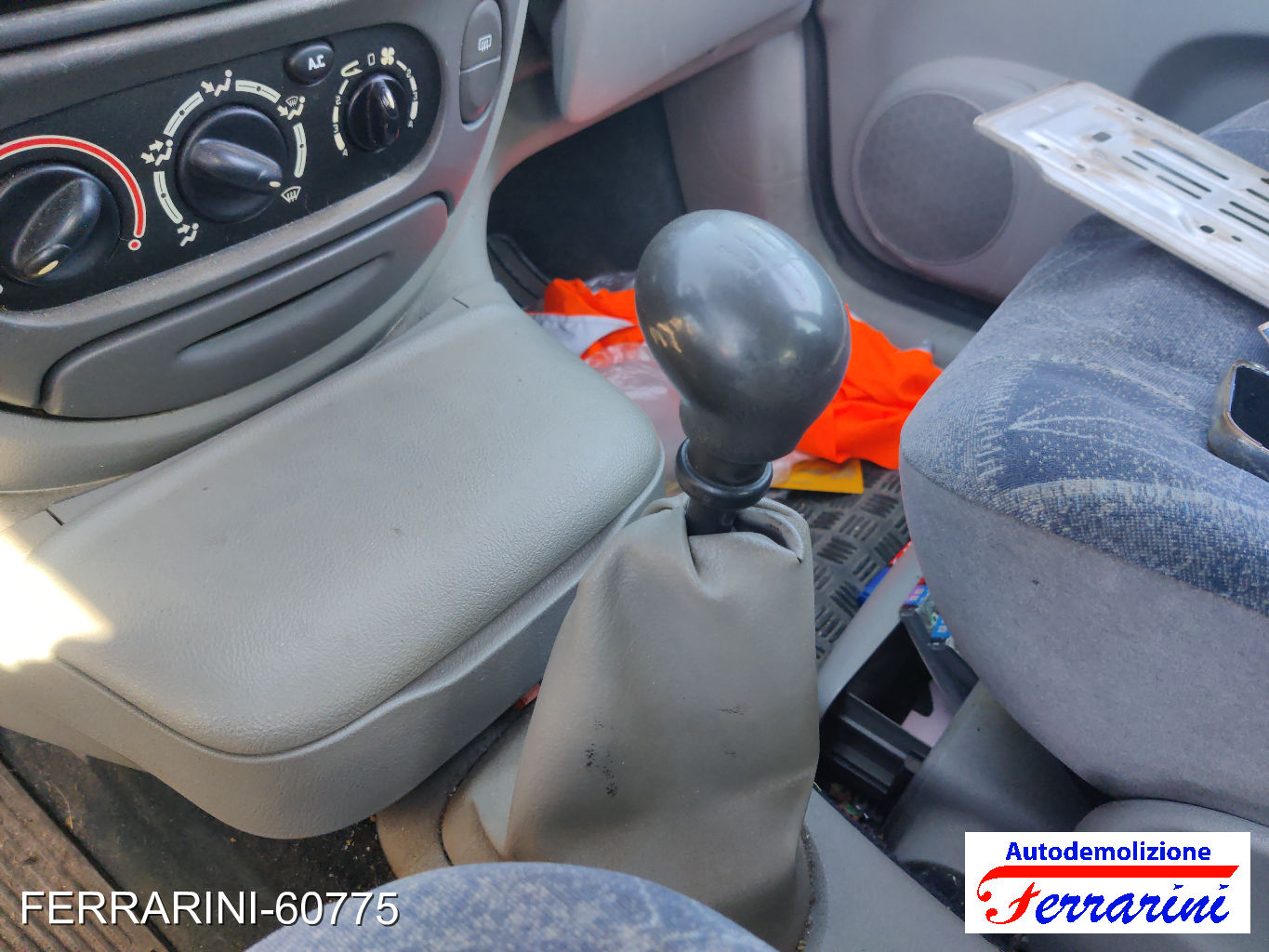 Renault Megane Scenic JA0/1 1.9 DTI 98CV 1997-1999