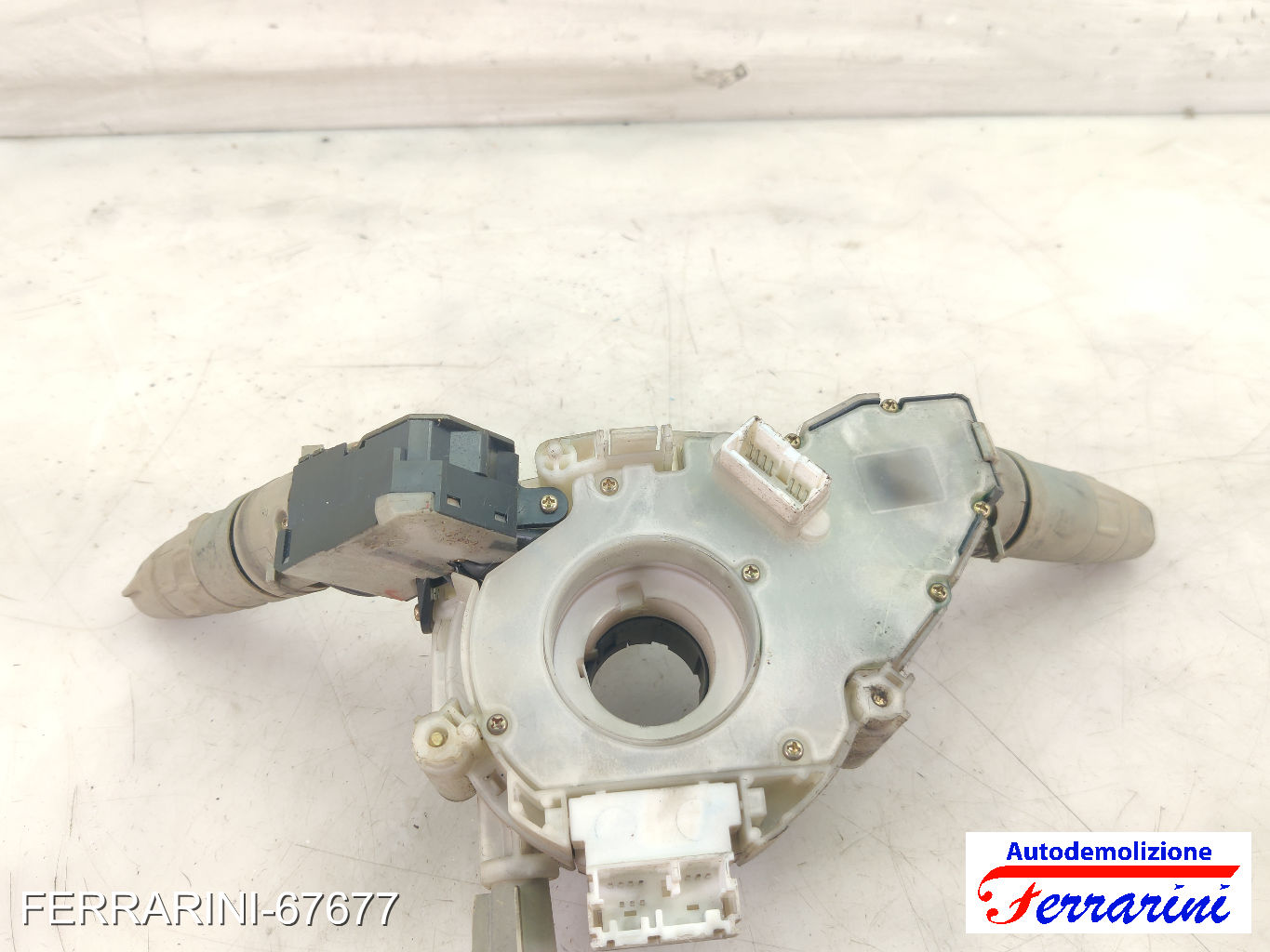 Devioluci DACIA DUSTER HS 2010-2018 255671453R, 8201167988 9