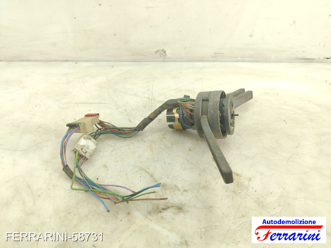 Devioluci FIAT UNO 146 1989-1992 181996880, 181996870, 181857070