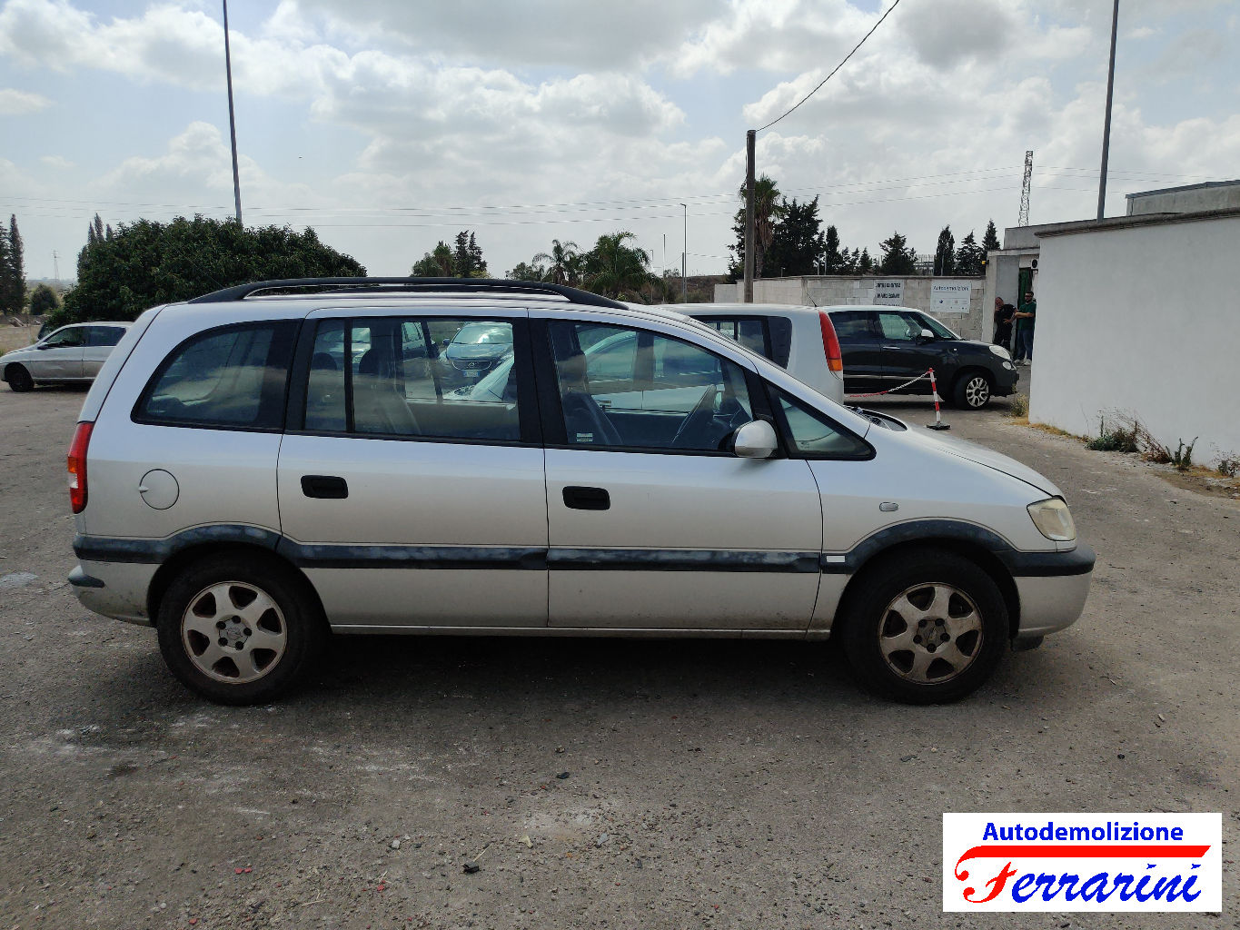 Opel Zafira A 83