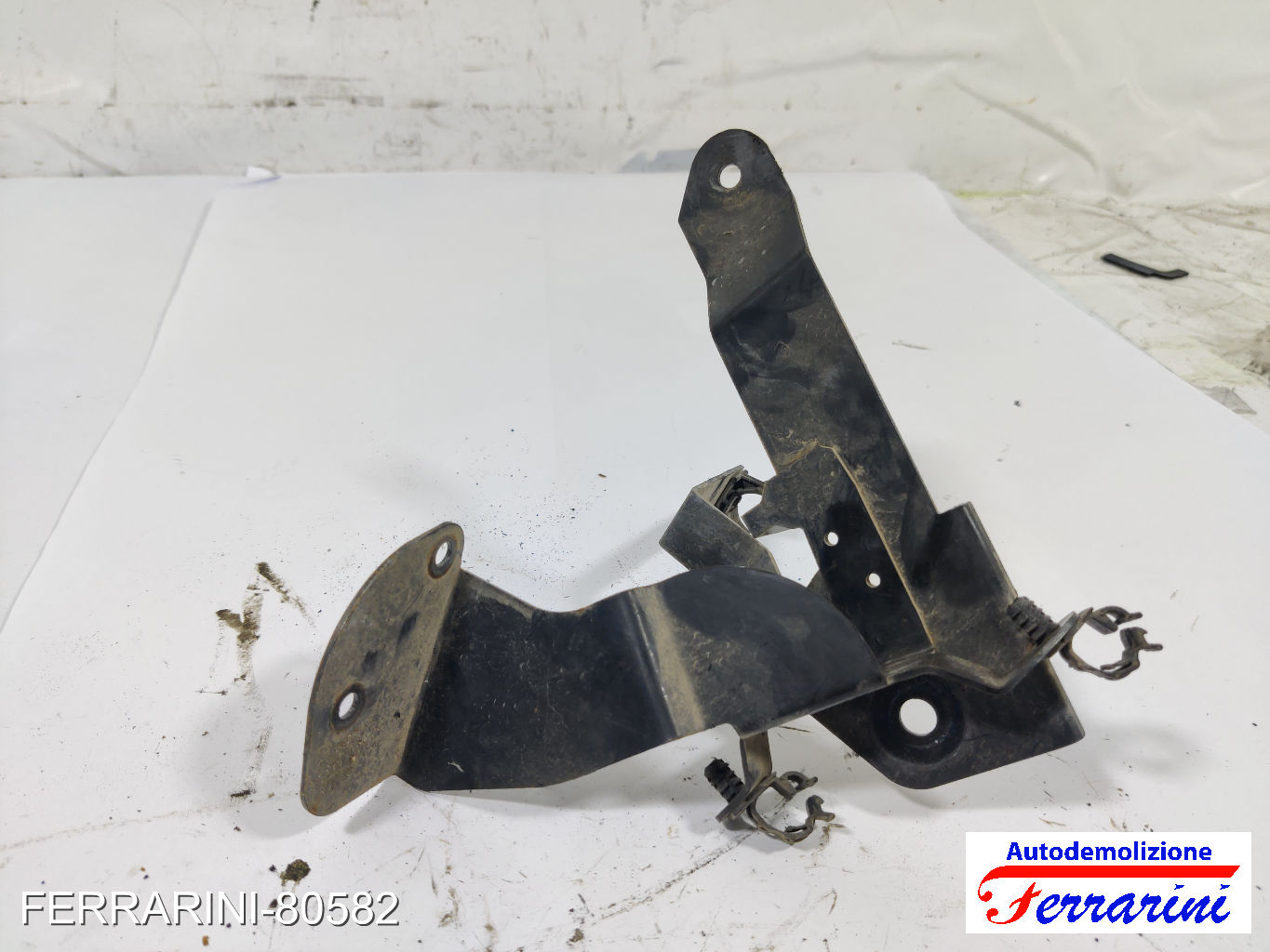 Staffa supporto polmone gpl LANCIA YPSILON 843 1.4 LPG 2010-2011 51792960