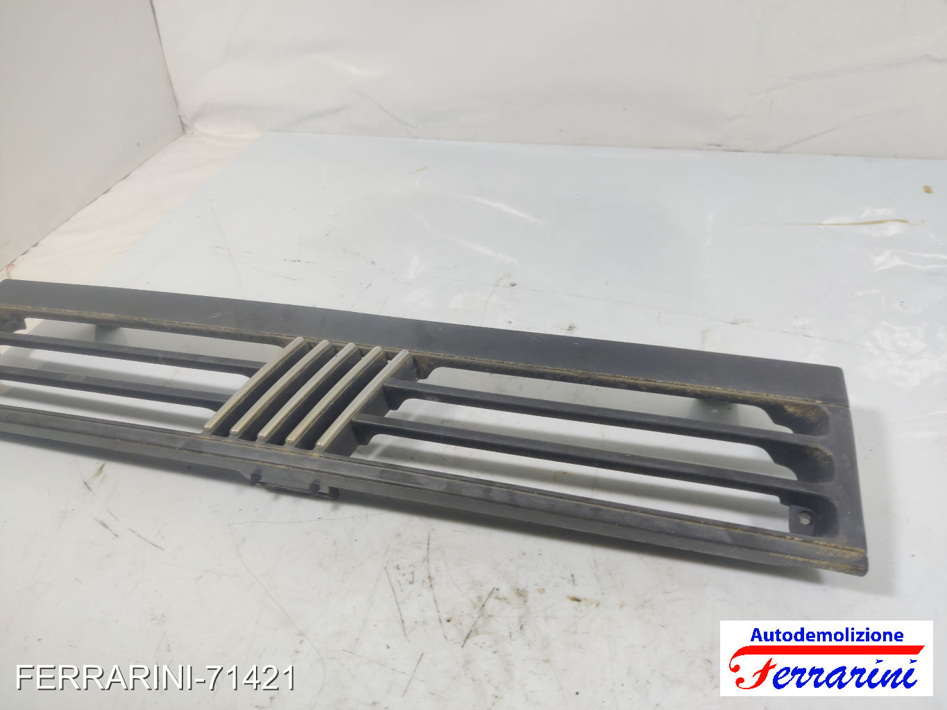 Griglia Anteriore FIAT PANDA 141 1992-1996 720633080, 7710208 9