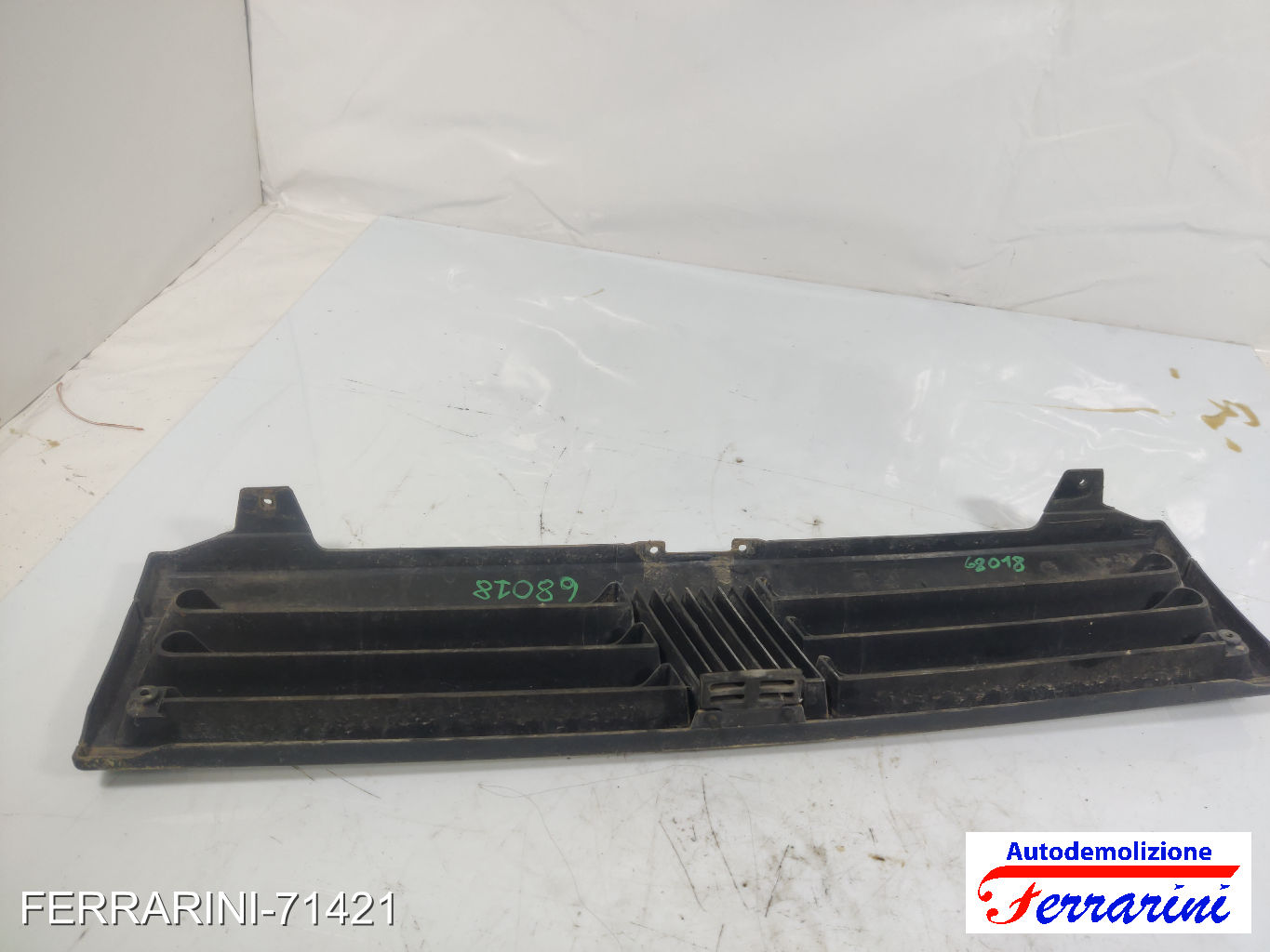 Griglia Anteriore FIAT PANDA 141 1992-1996 720633080, 7710208