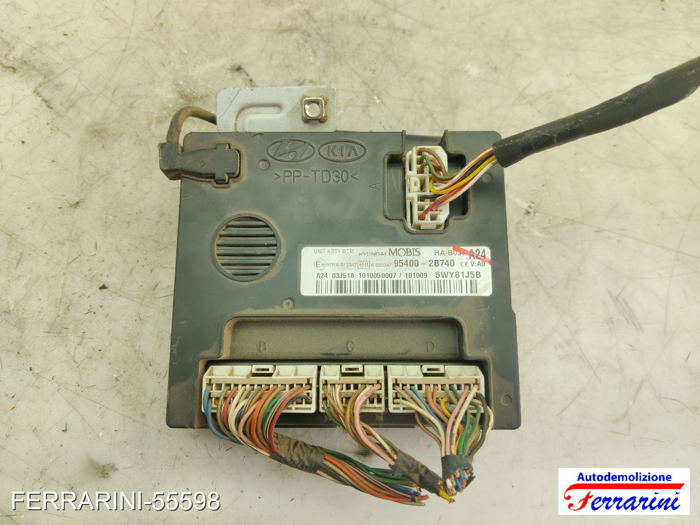 Centralina Comfort HYUNDAI SANTA FE 2 CM 2.0 CRDI 4X4 2010-2012 954002B740
