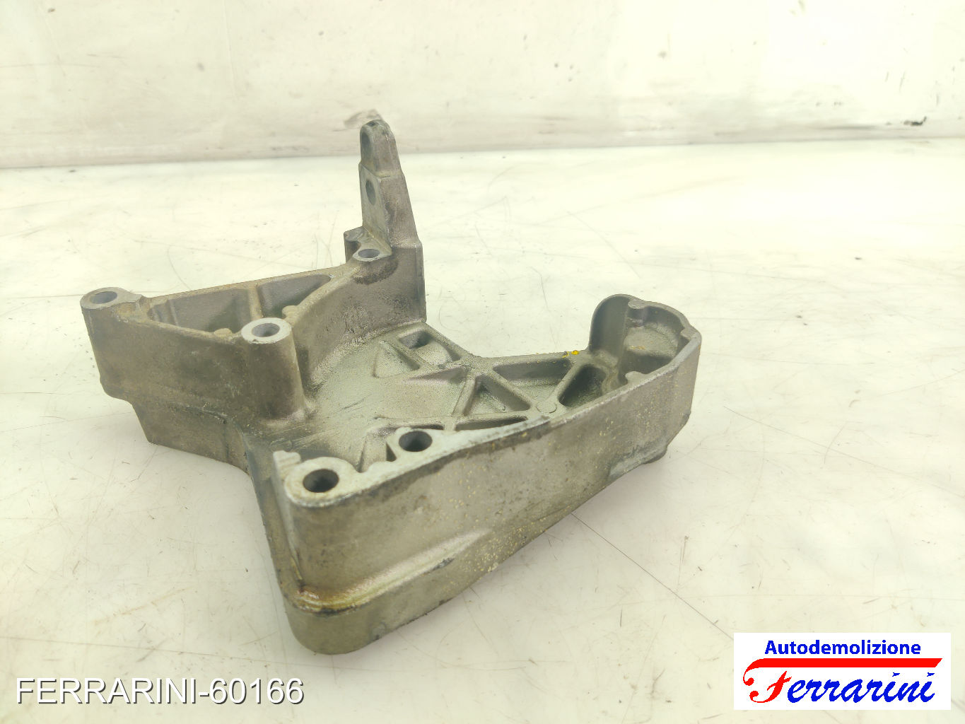 staffa supporto motore destro RENAULT MEGANE 3 B3, BZ0/1 1.5 DCI 2009-2016
