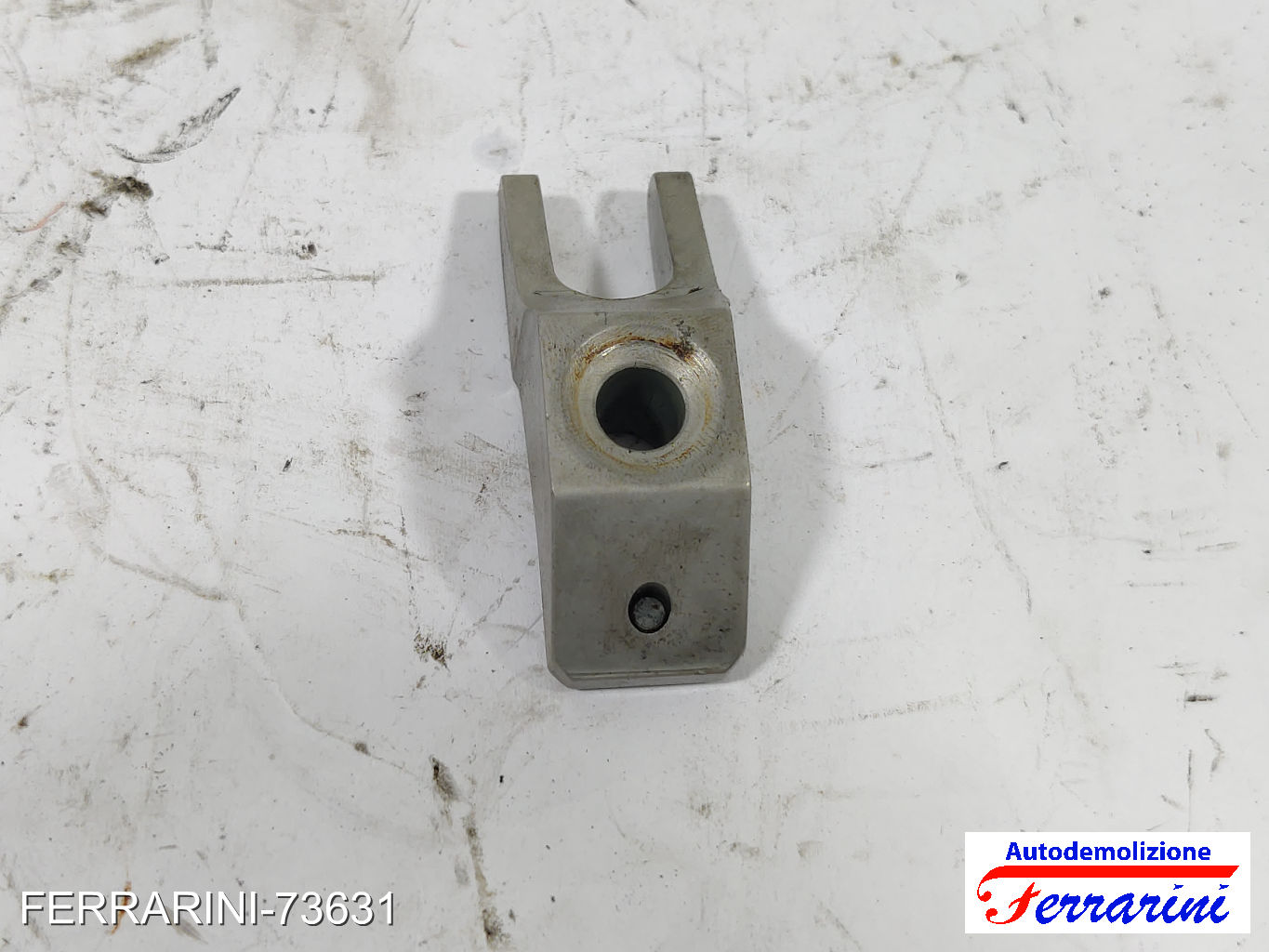 staffa supporto iniettore FIAT BRAVO 2 198 1.6 D MULTIJET 2008-2014 55248609