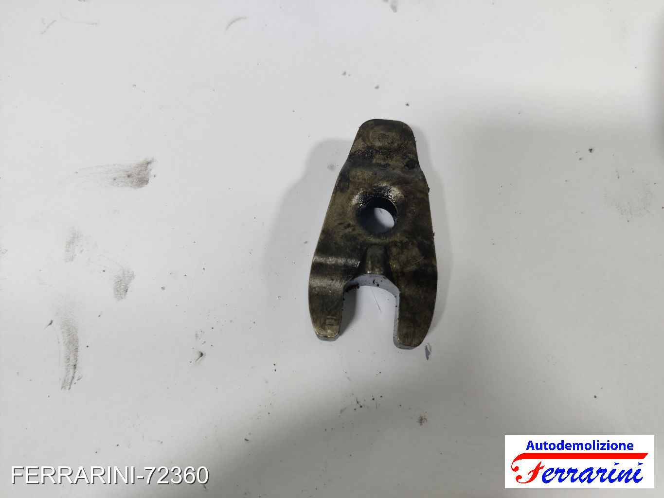 F6JB staffa fermo iniettori FORD FIESTA 5 JD, JH 1.4 TDCI 2001-2008 1488994