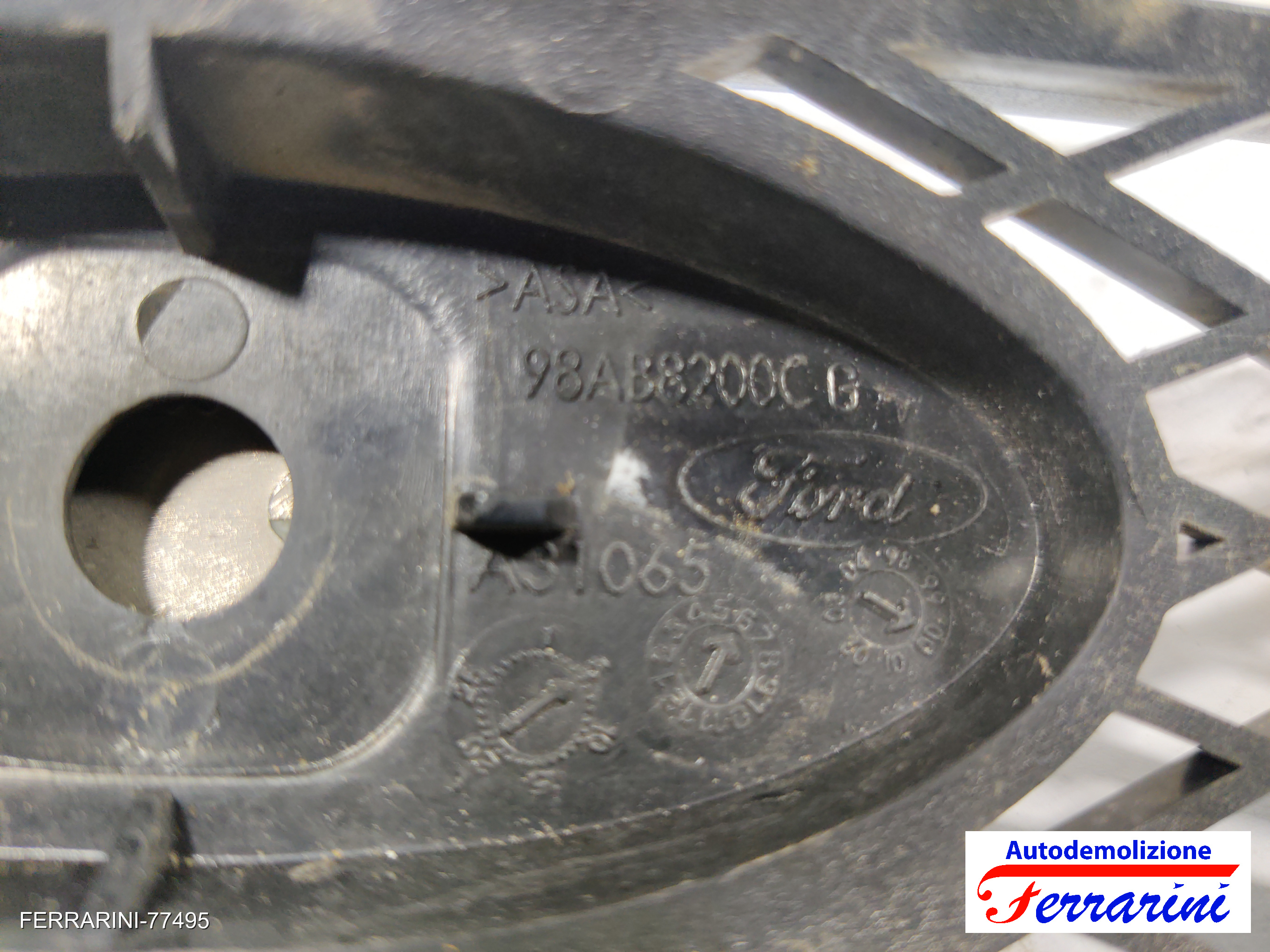 Griglia Anteriore FORD FOCUS SW DNW 1999-2004