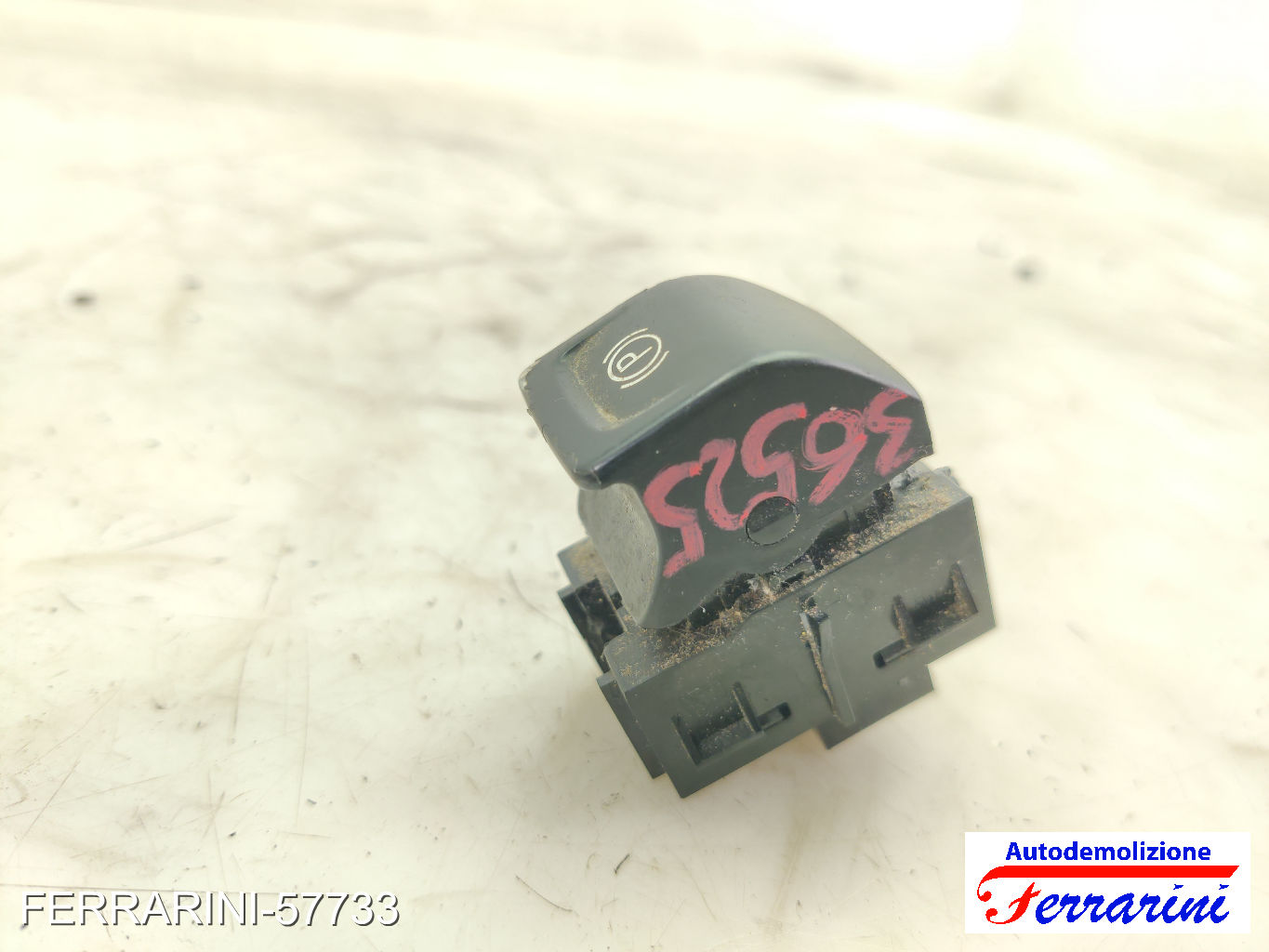 Interruttore Tasto Freno A Mano OPEL MERIVA B S10 2011-2017 13271123, 1327 8