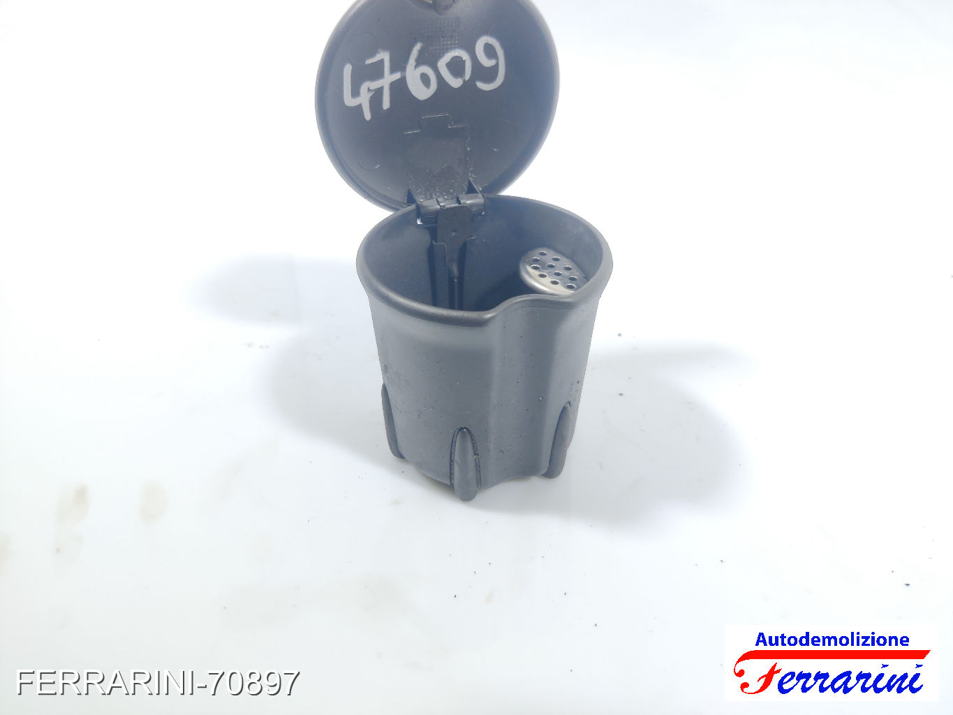 Posacenere RENAULT CLIO 3 BR0/1, CR0/1 2010-2014 8200728639, 47609