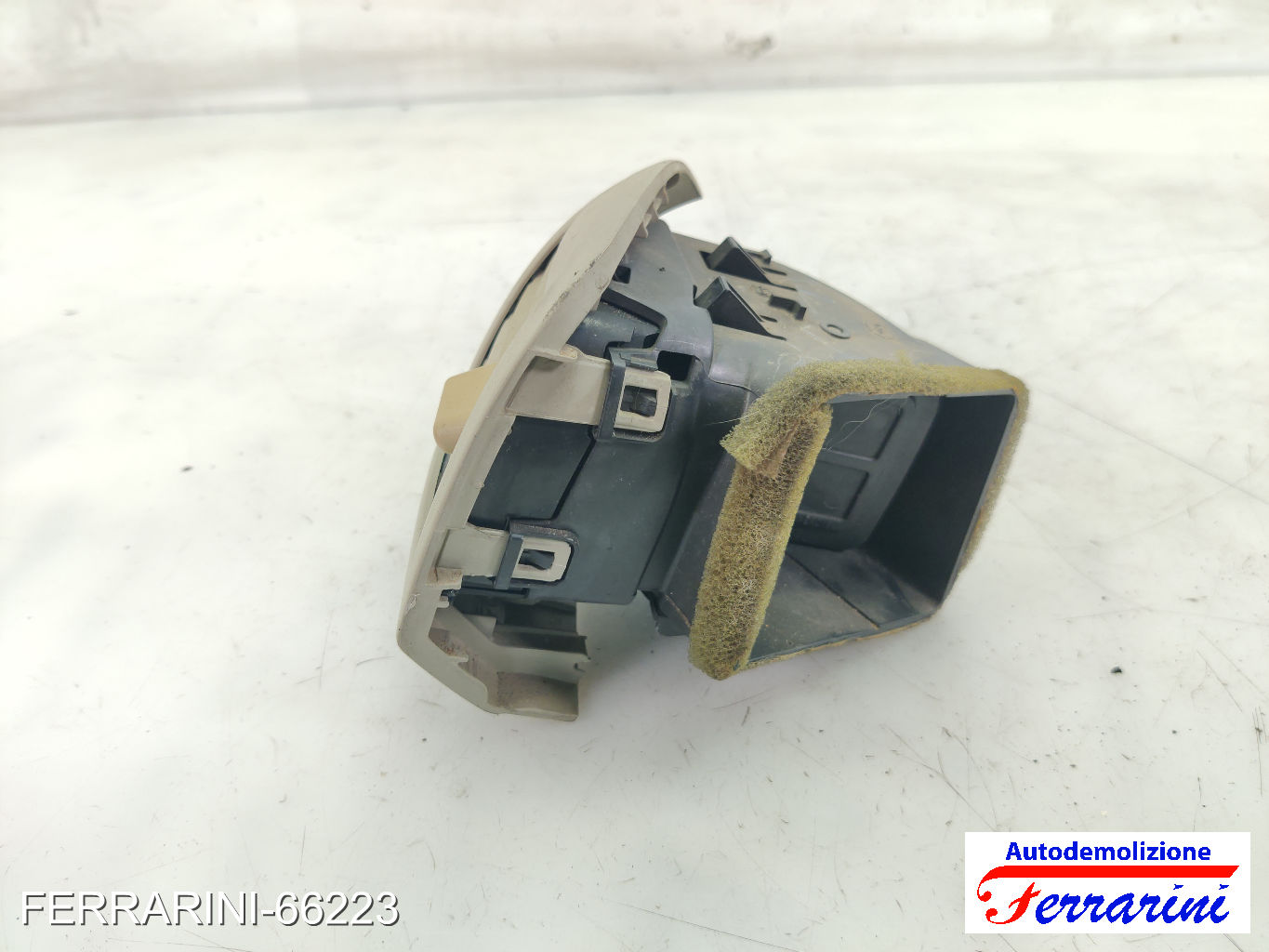 Bocchetta Areazione NISSAN MICRA 3 K12 2003-2010 sinistra, sx, frontale