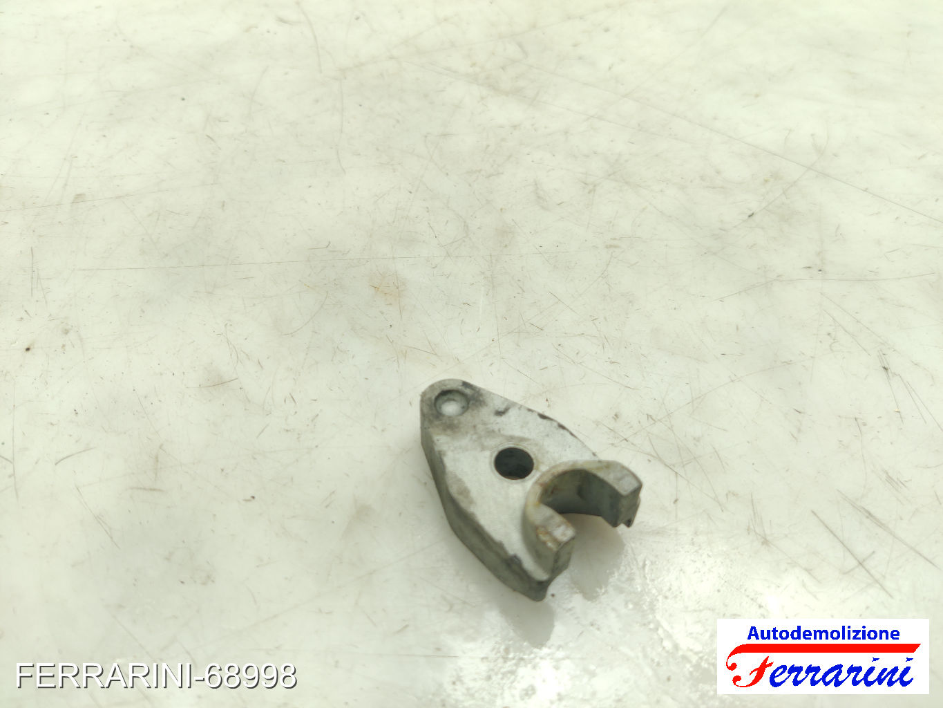 staffa fermo supporto iniettore CFW VW POLO 6C1, 6R1 1.2 TDI 2009-2023 03P130216