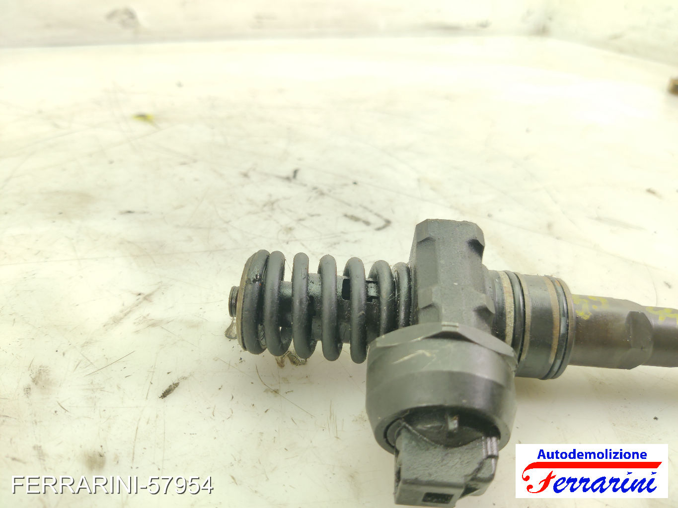 Iniettore VW PASSAT VARIANT 3C5 2.0 TDI 2005-2009 038130073BQ, 0414720302 7