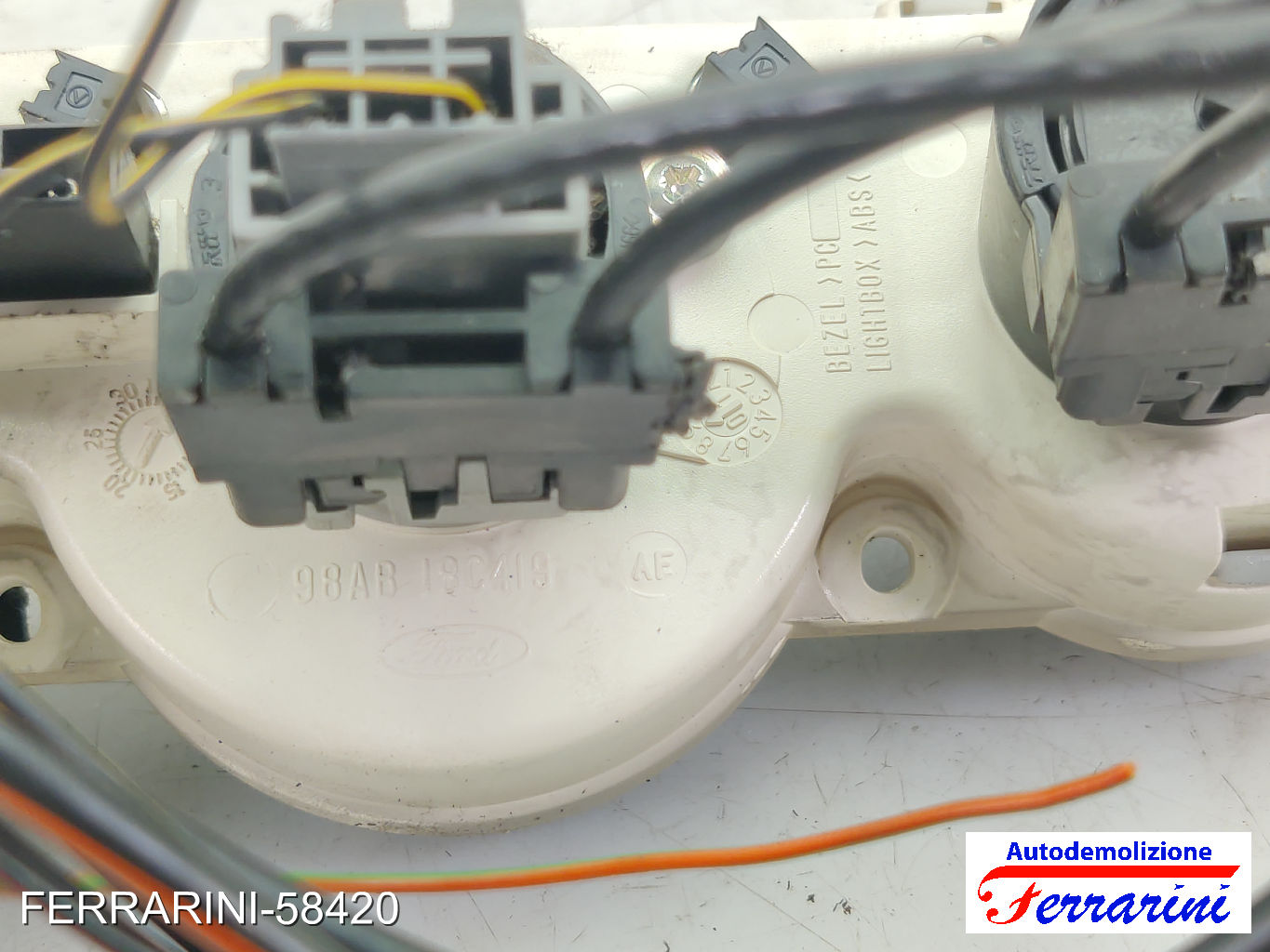Tastiera Clima FORD FOCUS DAW, DBW 2001-2004 anteriore, frontale 1S4H18C419BA