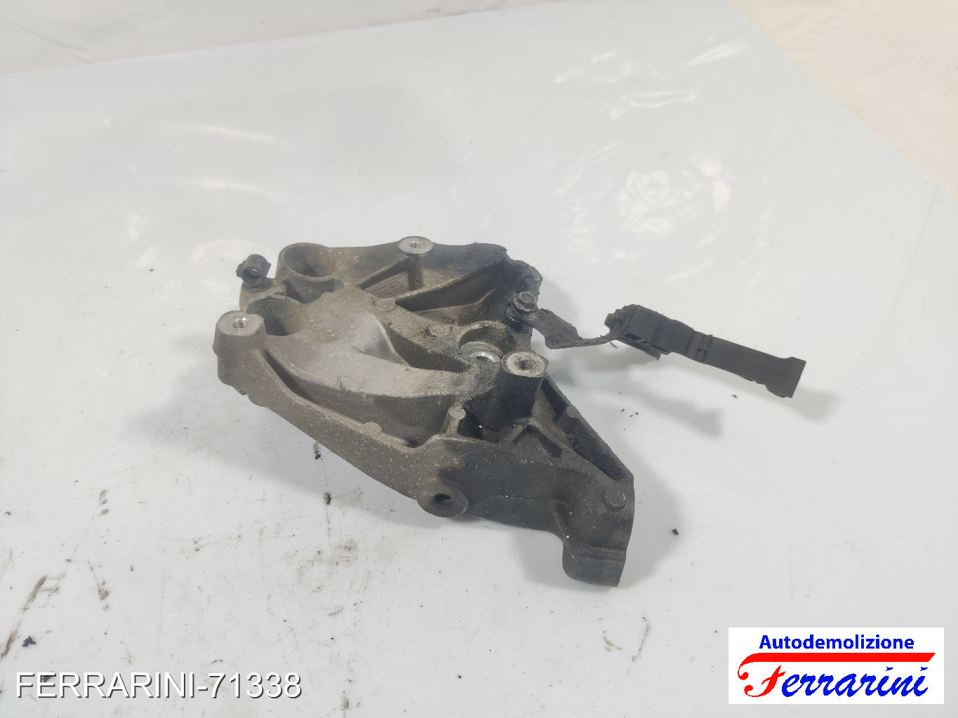 supporto alternatore 940A3000 ALFA ROMEO GIULIETTA 940 1.6 JTDM 2010-2016