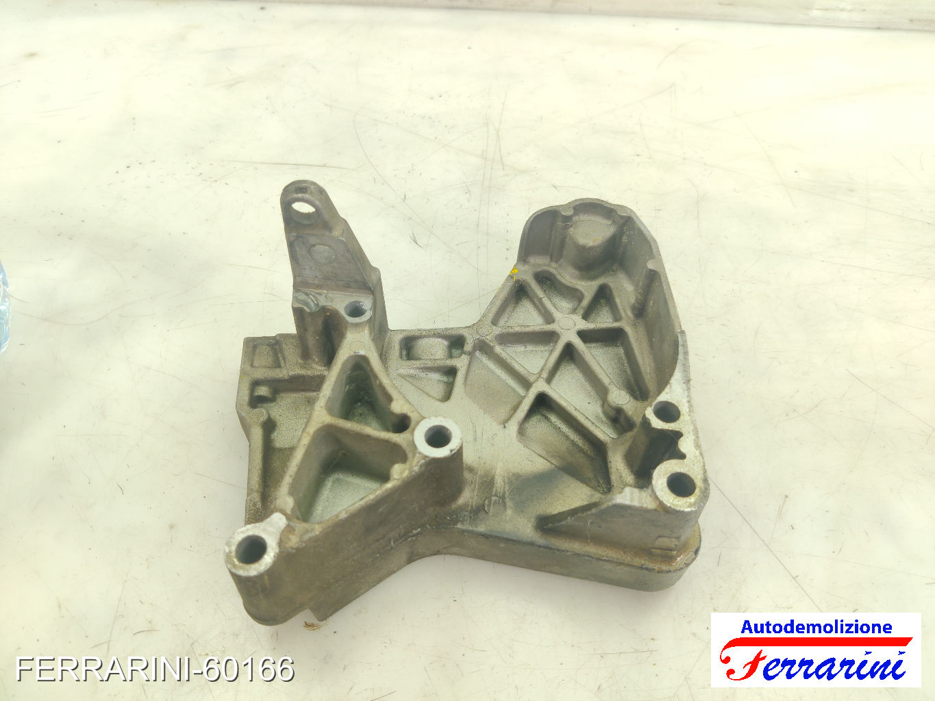 staffa supporto motore destro RENAULT MEGANE 3 B3, BZ0/1 1.5 DCI 2009-2016