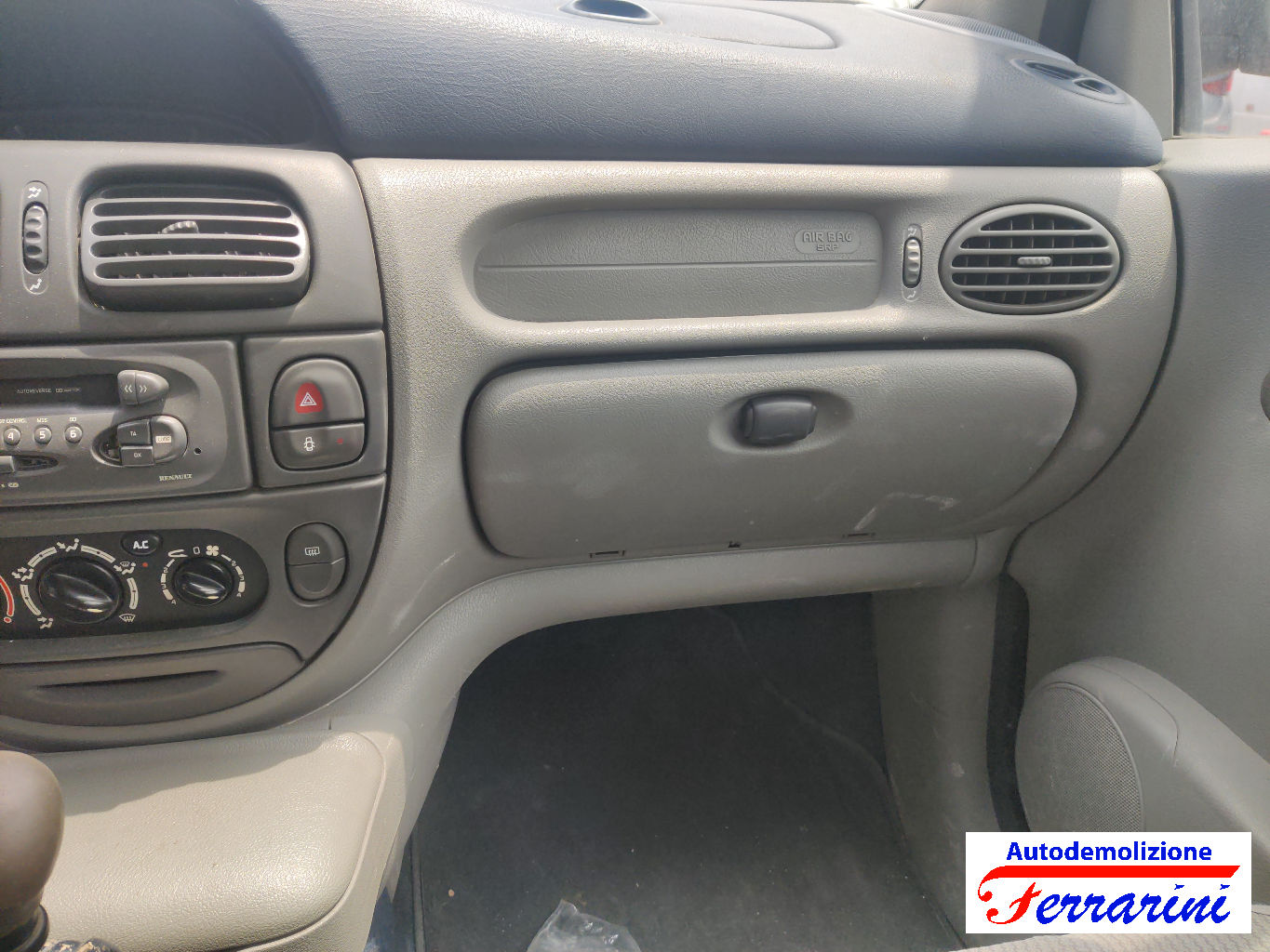 Renault Megane Scenic JA0/1 1.9 DTI 98CV 1997-1999