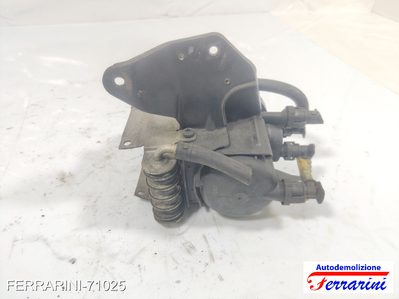 radiatore gasolio porta filtro BMW X5 E53 3.0D 2001-2003 13322247411