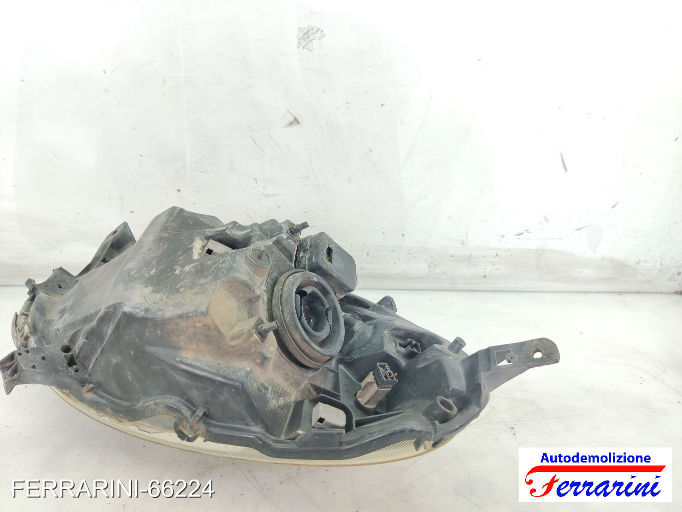 Faro Anteriore NISSAN MICRA 3 K12 2003-2010 destro, dx 26010AX700, 26010AX705