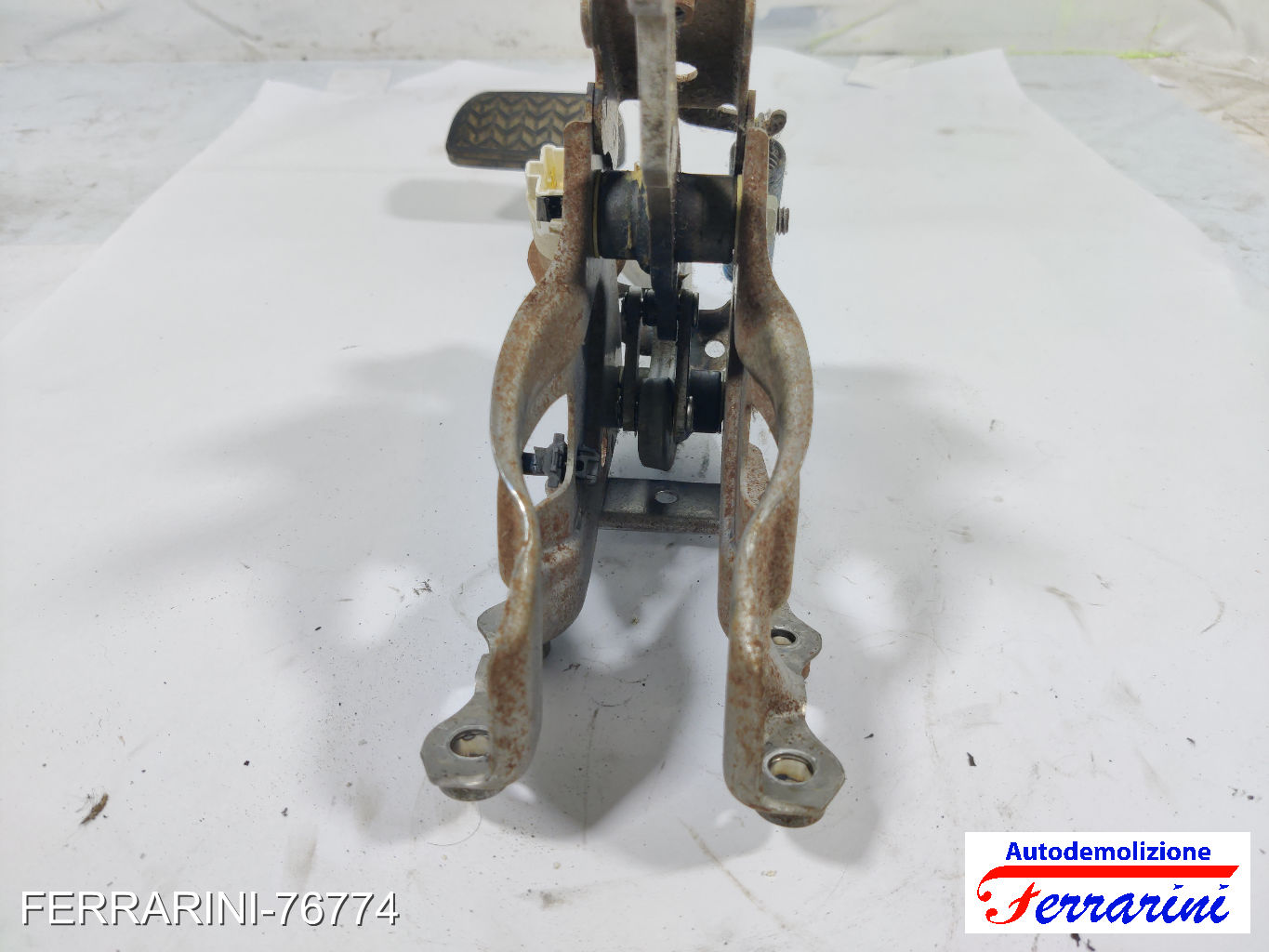 Pedale Frizione TOYOTA IQ J1 1.0 2009-2015 3130174010