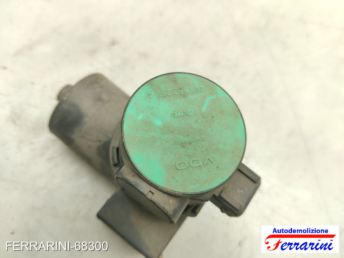 Compressore Chiusura Centralizzata VW GOLF 2 19E, 1G1 1983-1991 443862257A