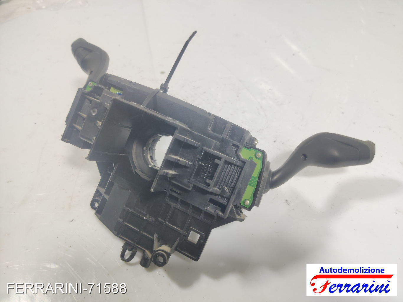 Devioluci FORD FOCUS 3 TURNIER 2010-2023 BV6T13N064AF