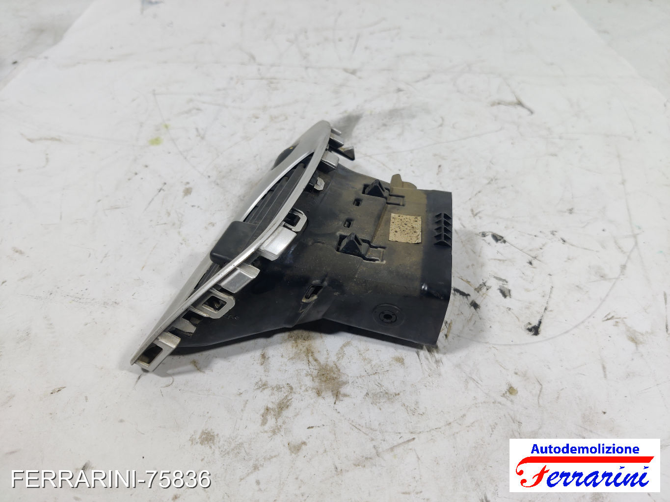 Bocchetta Areazione RENAULT SCENIC 3 JZ0/1 2009-2023 sinistra, sx, frontale 3