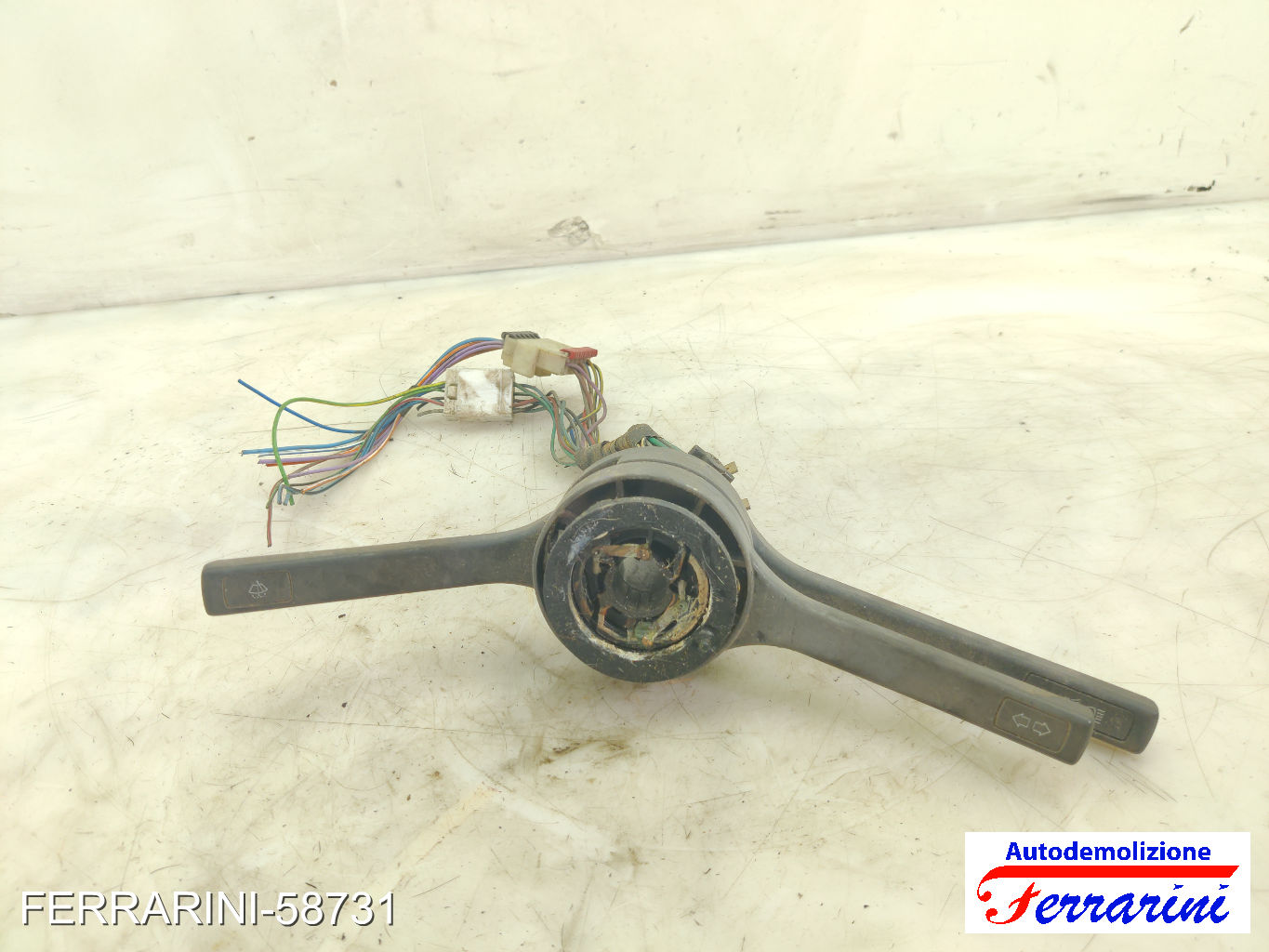 Devioluci FIAT UNO 146 1989-1992 181996880, 181996870, 181857070