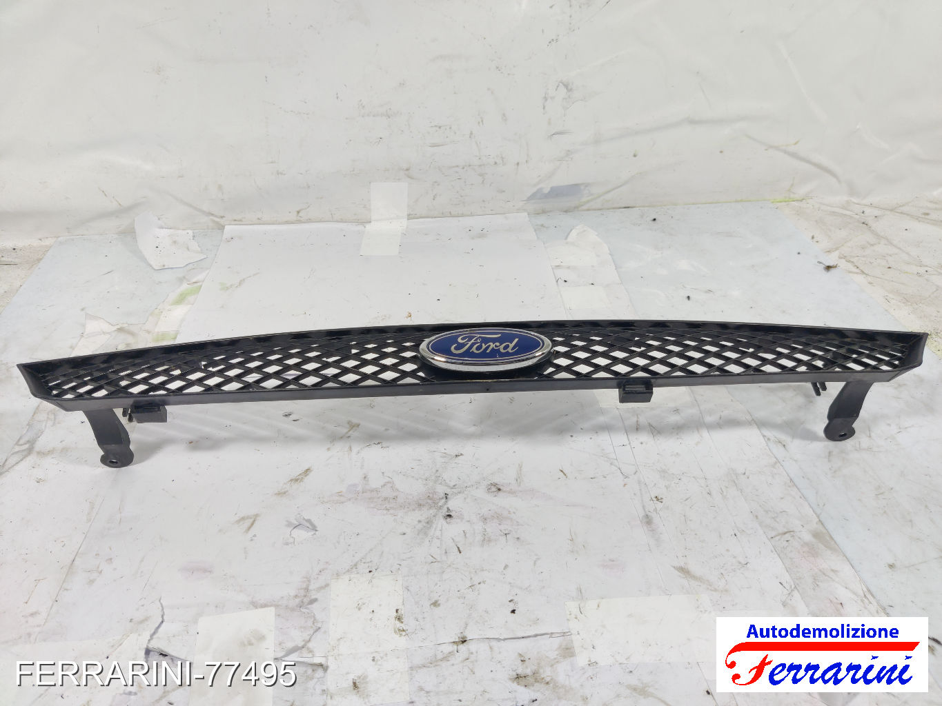 Griglia Anteriore FORD FOCUS SW DNW 1999-2004 10