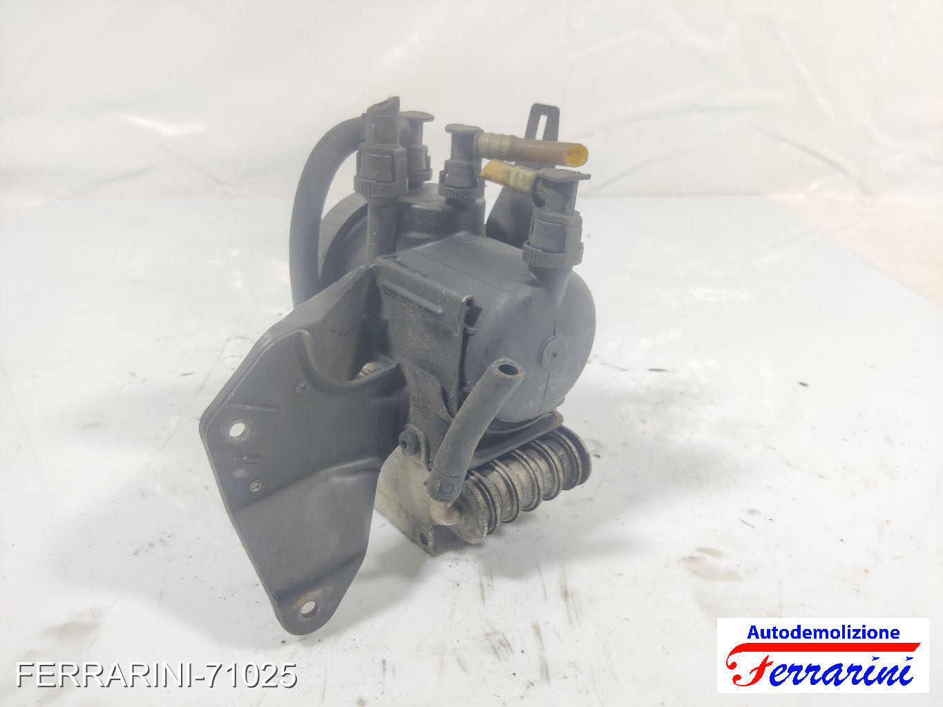 radiatore gasolio porta filtro BMW X5 E53 3.0D 2001-2003 13322247411 11