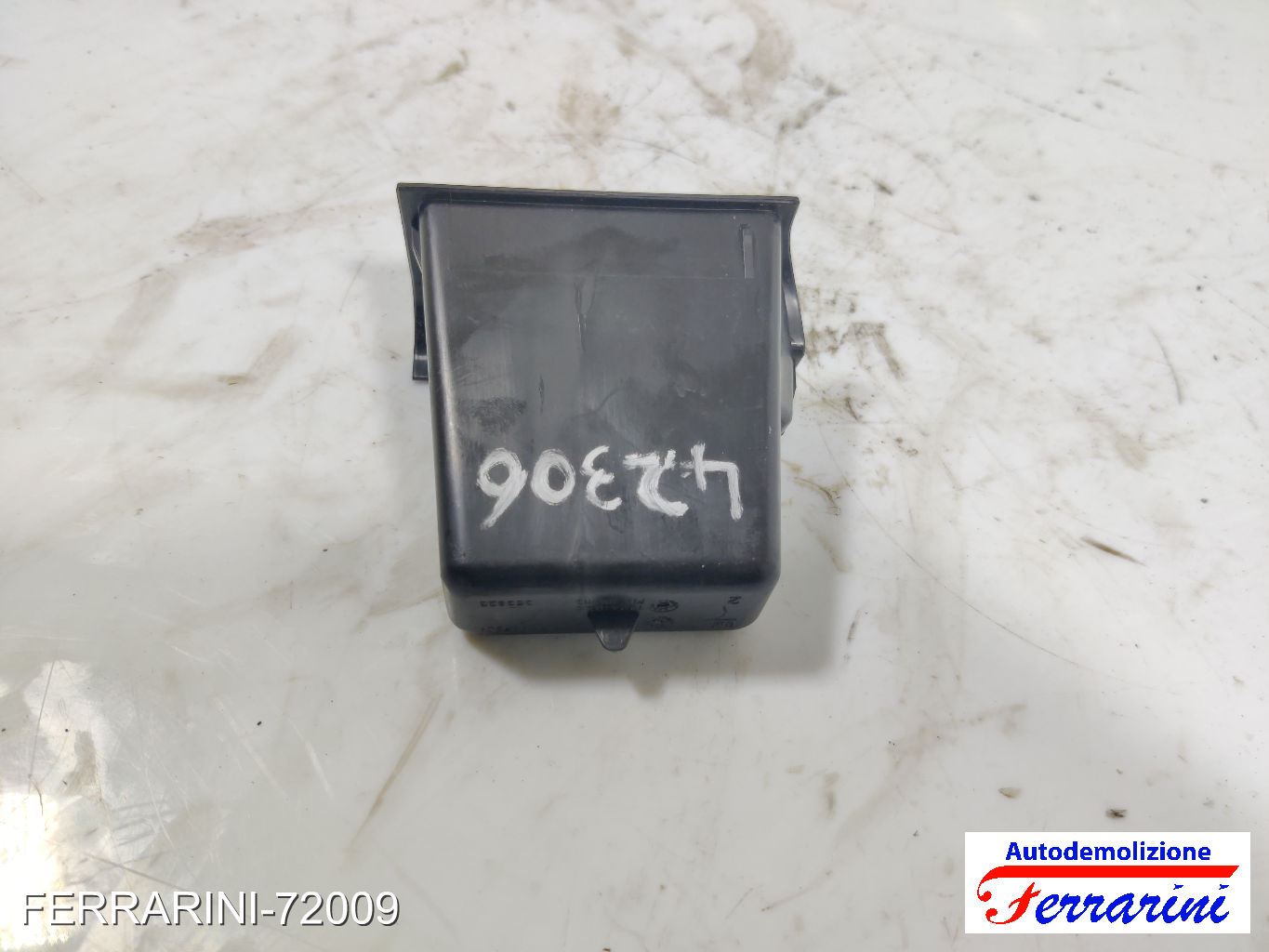 Posacenere OPEL INSIGNIA A G09 2008-2017 13241928, 1821928, 973523