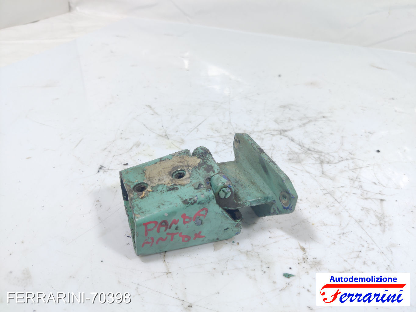 Cerniera Portellone FIAT PANDA 141 1982-2004 Destra 46790392