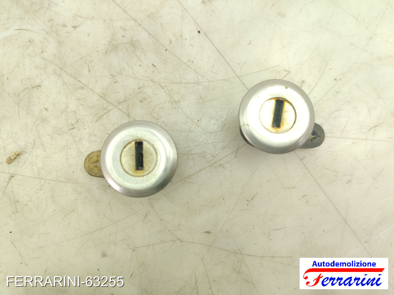 n2 Frutto Serratura Sportello RENAULT TWINGO 1 C06 1996-2007 Sinistra 7701470944