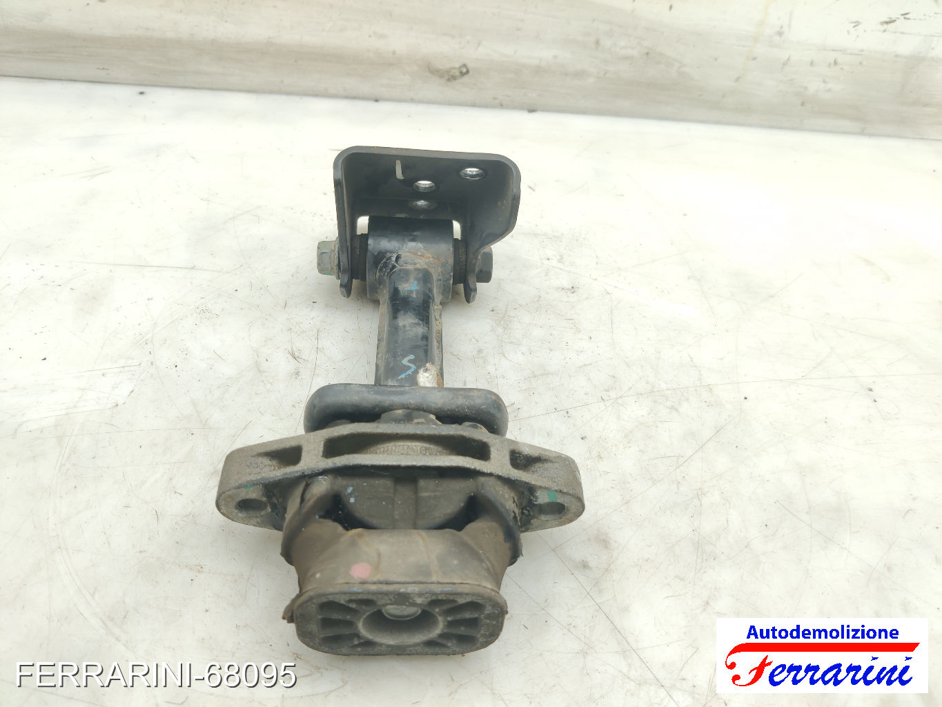 Supporto Motore MAZDA 6 SW GY 2.0 DI 2002-2005 GJ6A39040B, GJ6A39040A, GJ6A39040