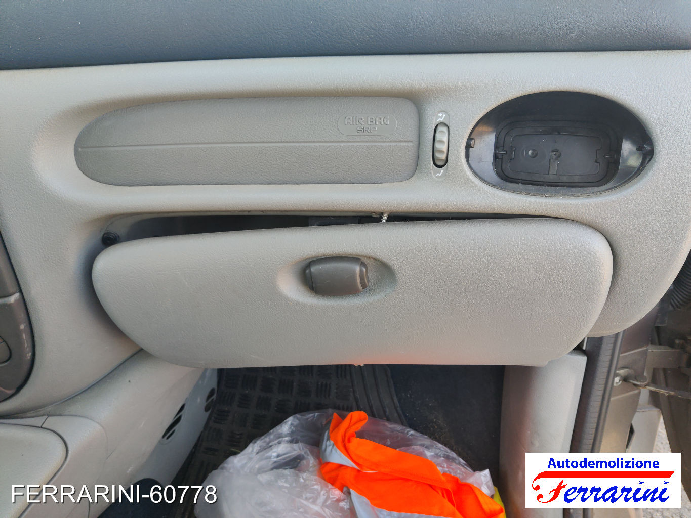 Renault Megane Scenic JA0/1 1.9 DTI 98CV 1997-1999