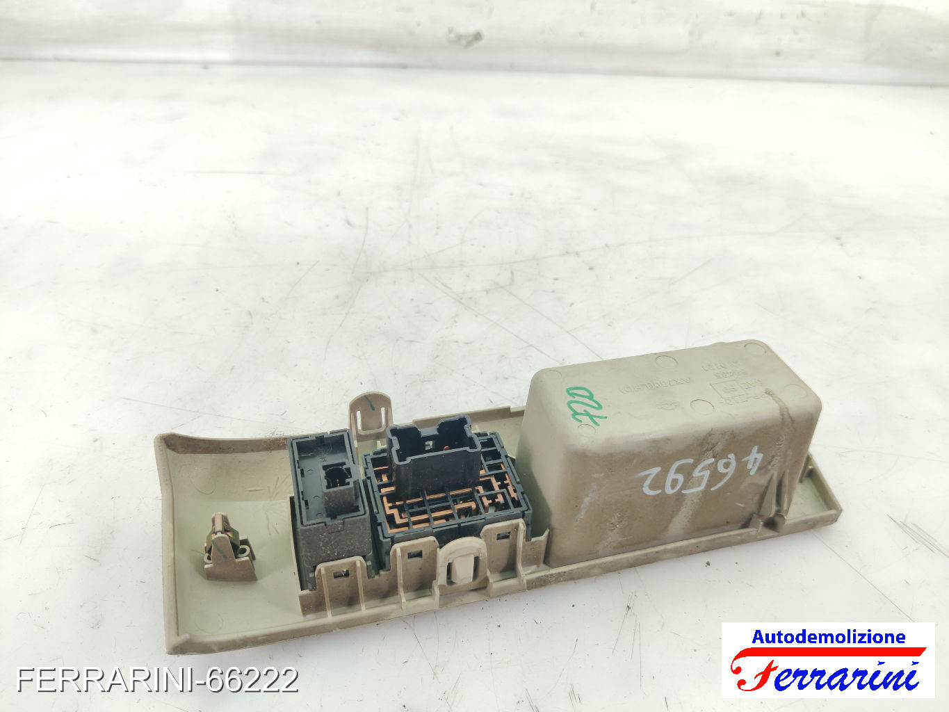 Regolazione Specchietti NISSAN MICRA 3 K12 2003-2010 68485AX700, 50435, 68485