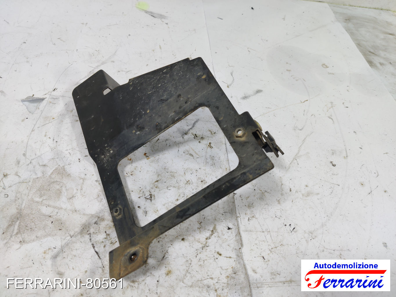 Supporto centralina motore LANCIA YPSILON 843 1.4 LPG 2010-2011 55203464