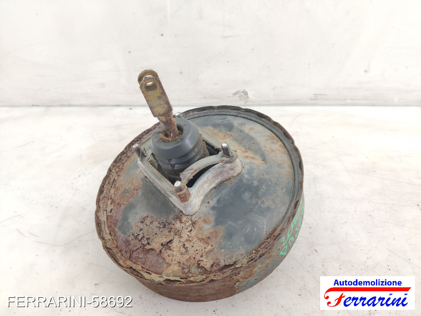 Servofreno MITSUBISHI PAJERO 1 L04G, L14G 2.5 TD 1989-1990 MB534873, MB534872
