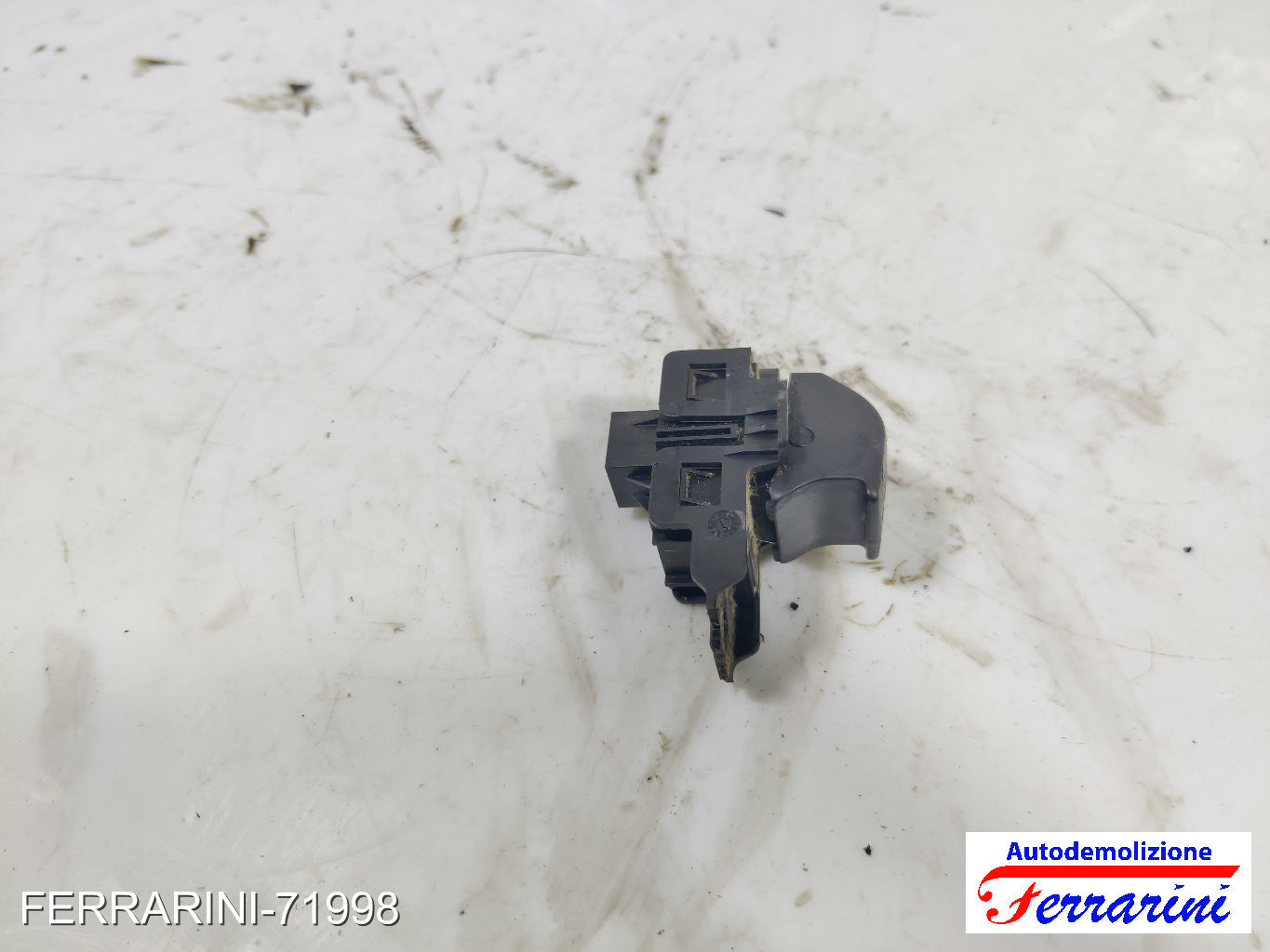 Interruttore Tasto Freno A Mano OPEL INSIGNIA A G09 2008-2017 13271123