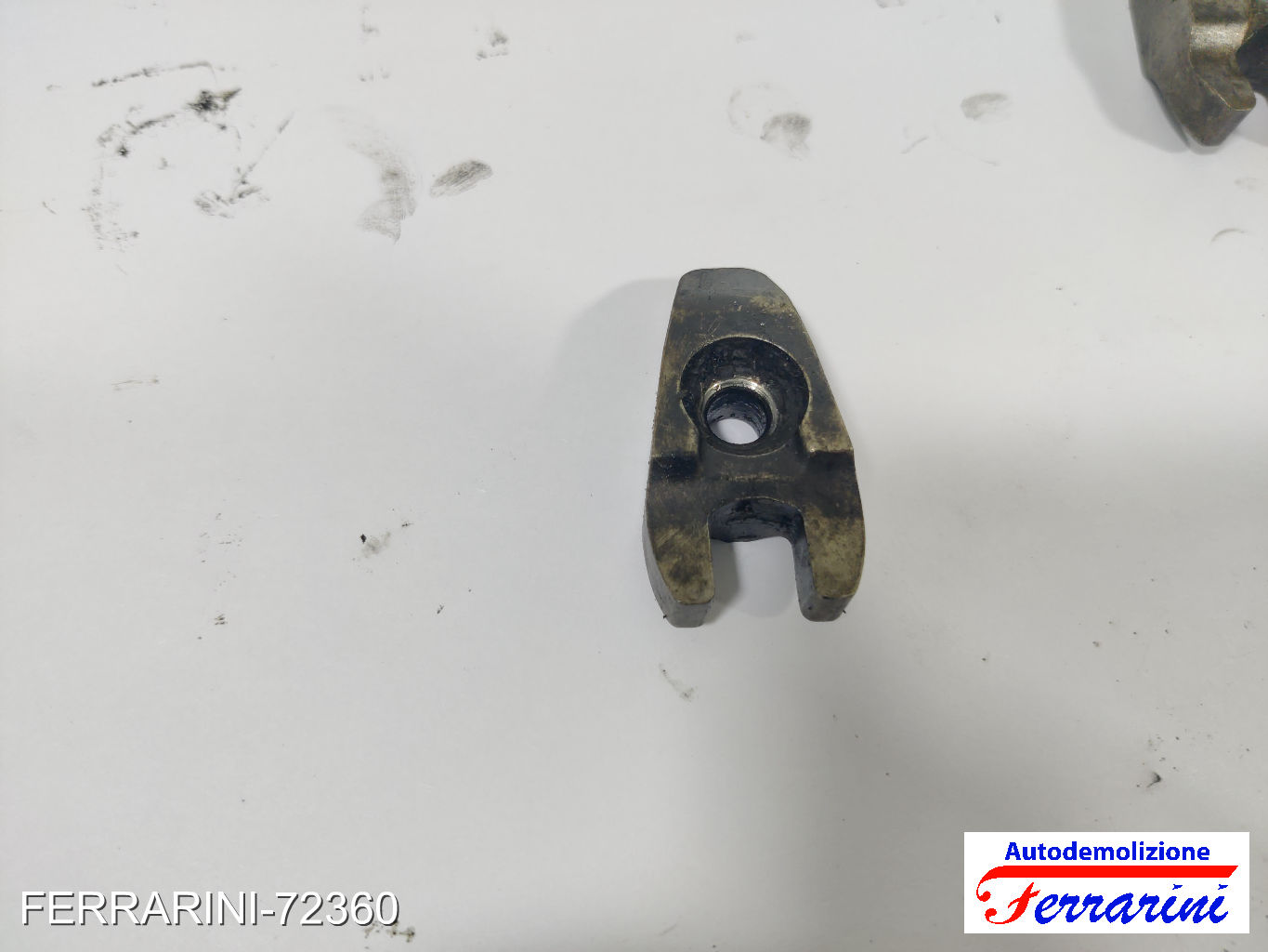 F6JB staffa fermo iniettori FORD FIESTA 5 JD, JH 1.4 TDCI 2001-2008 1488994 10