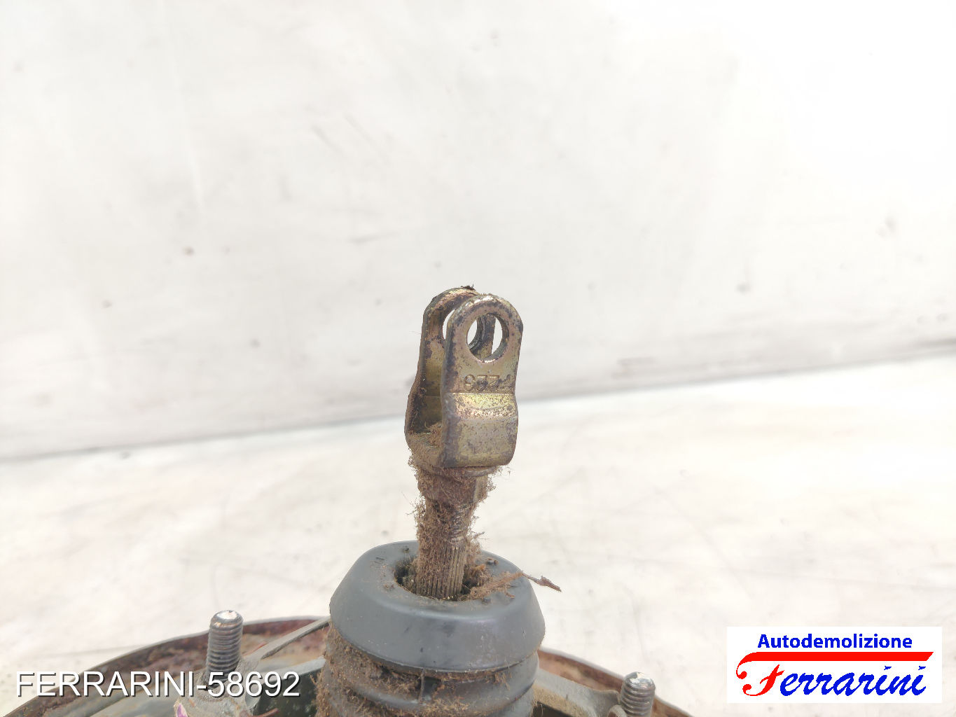 Servofreno MITSUBISHI PAJERO 1 L04G, L14G 2.5 TD 1989-1990 MB534873, MB534872