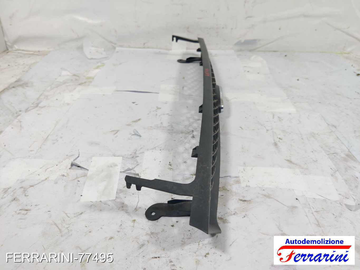 Griglia Anteriore FORD FOCUS SW DNW 1999-2004 8