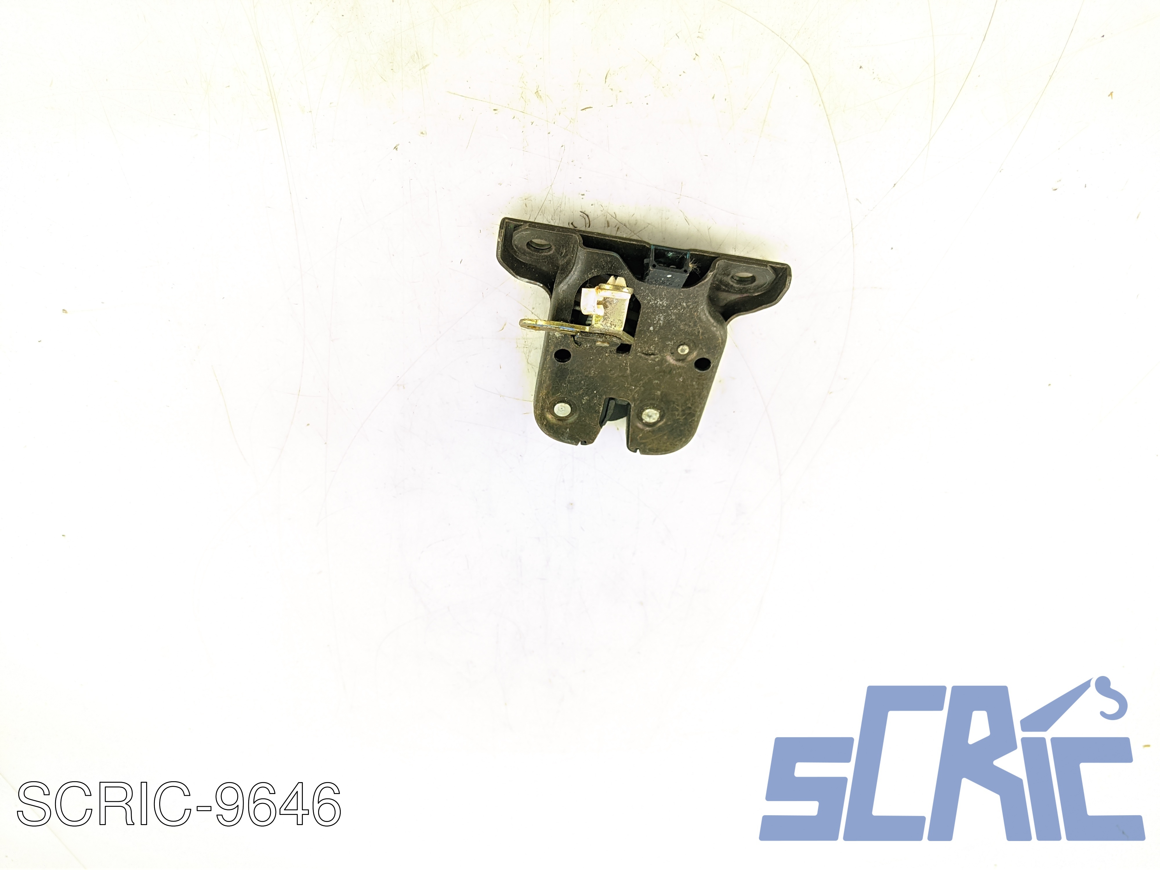 Chiusura Serratura Portellone AUDI A3 8P1 2005-2008 8P3827505, SCRI9646