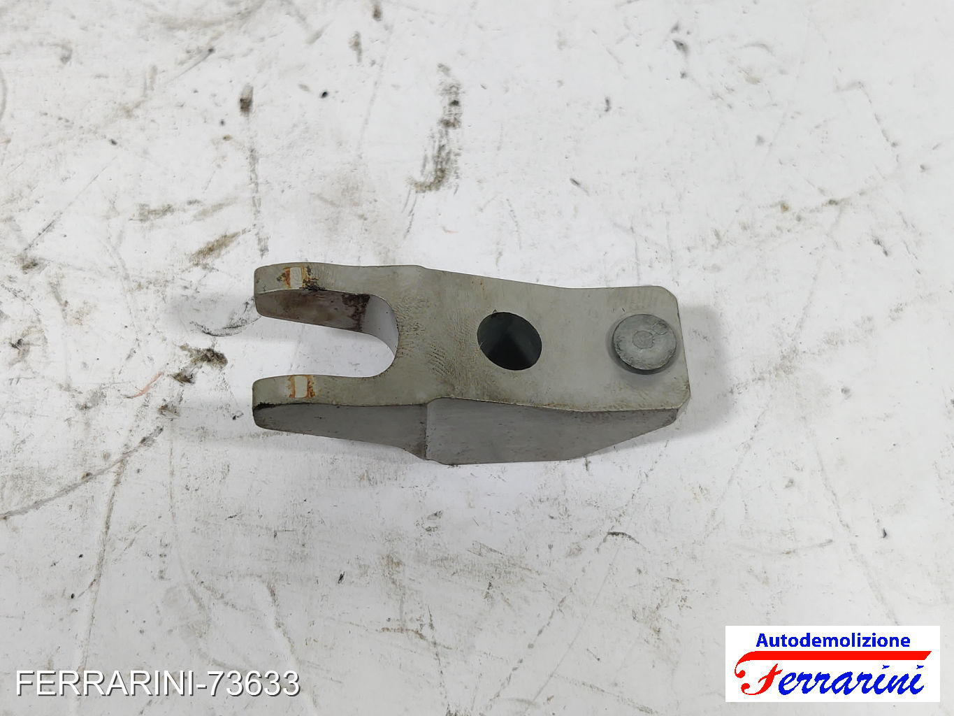 staffa supporto iniettore 198A2000 FIAT BRAVO 2 198 1.6 D MULTIJET 2008-2014
