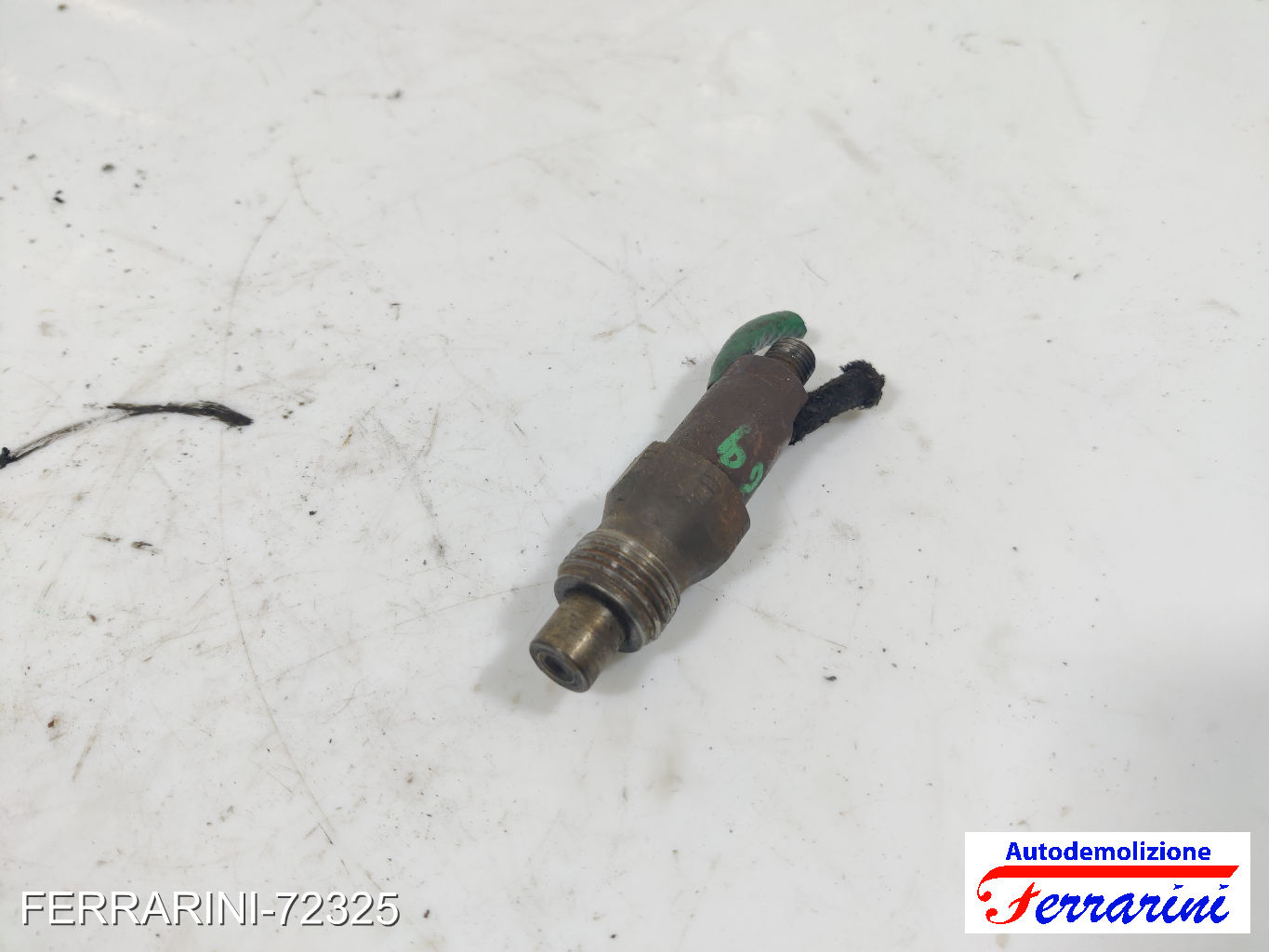 Iniettore RENAULT EXPRESS F40, G40 1.9 D 1994-1998 7701040329, 7700854497