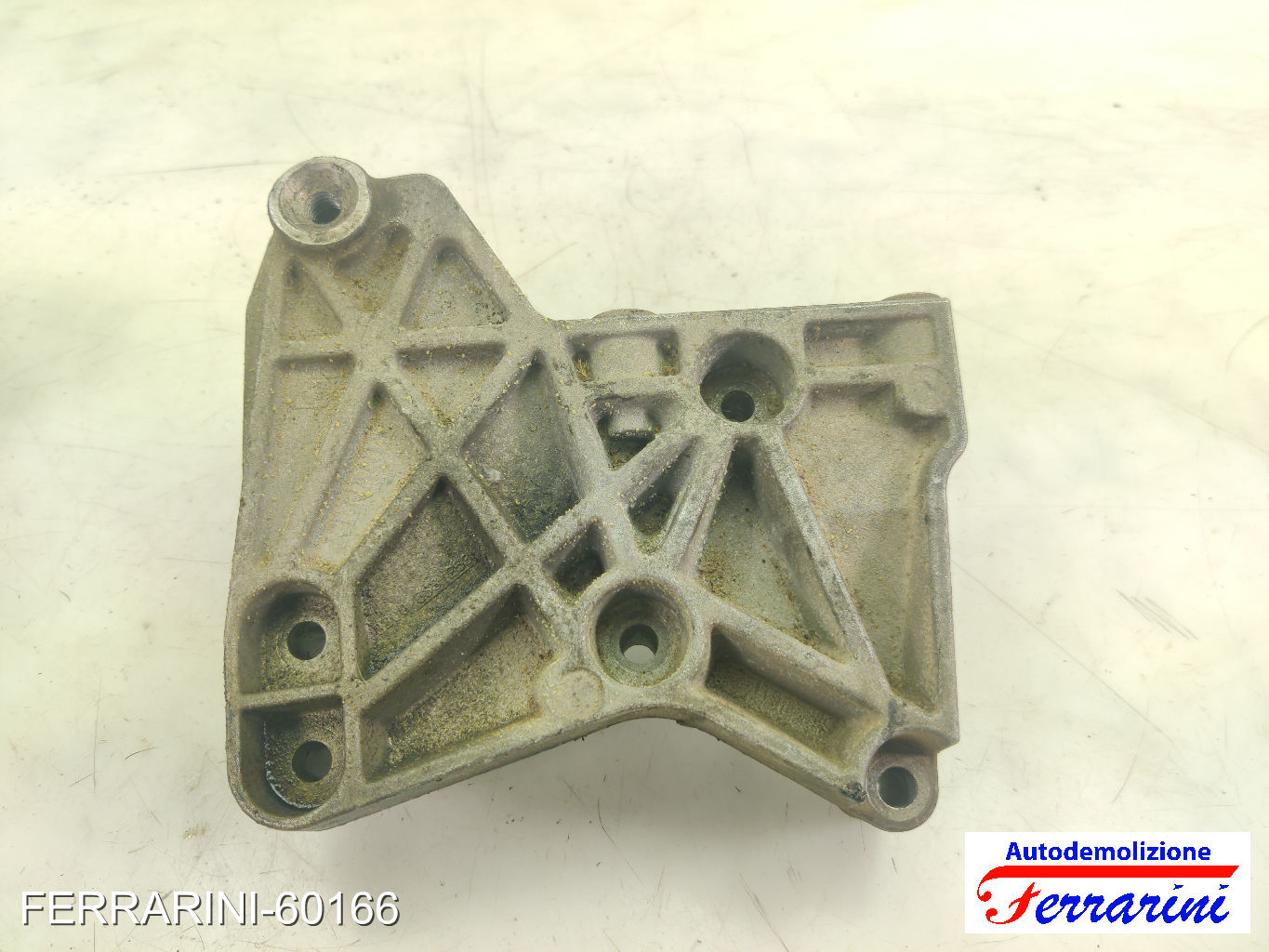 staffa supporto motore destro RENAULT MEGANE 3 B3, BZ0/1 1.5 DCI 2009-2016