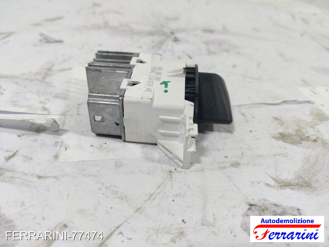 Interruttore Quattro Frecce FORD FOCUS SW DNW 1999-2004 98AG13A350AE