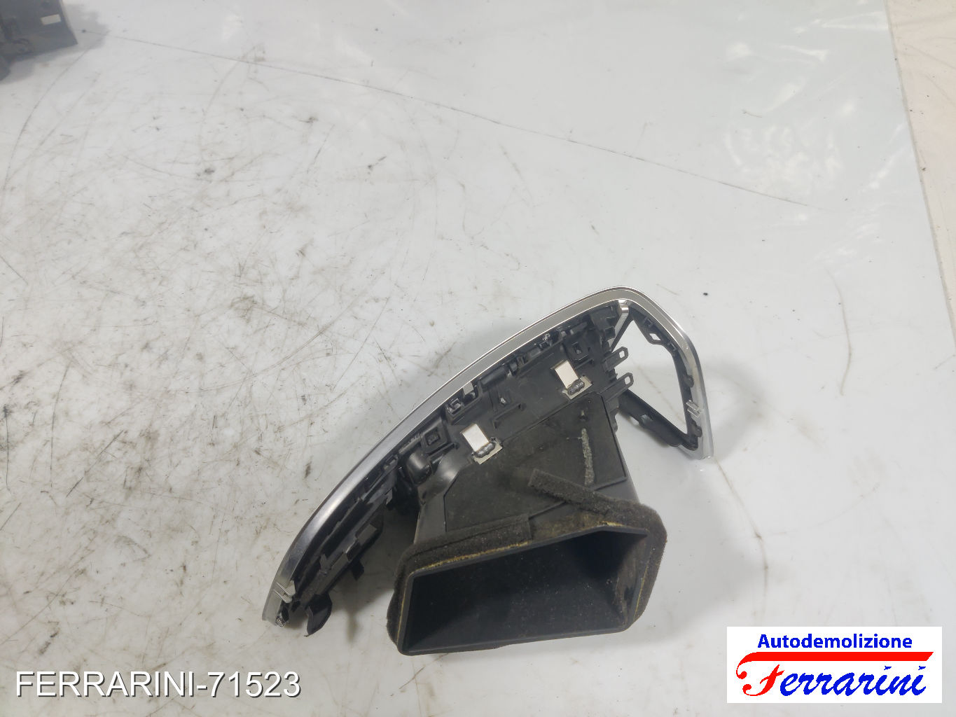 Bocchetta Areazione FORD FOCUS 3 TURNIER 2010-2023 destra, dx, frontale