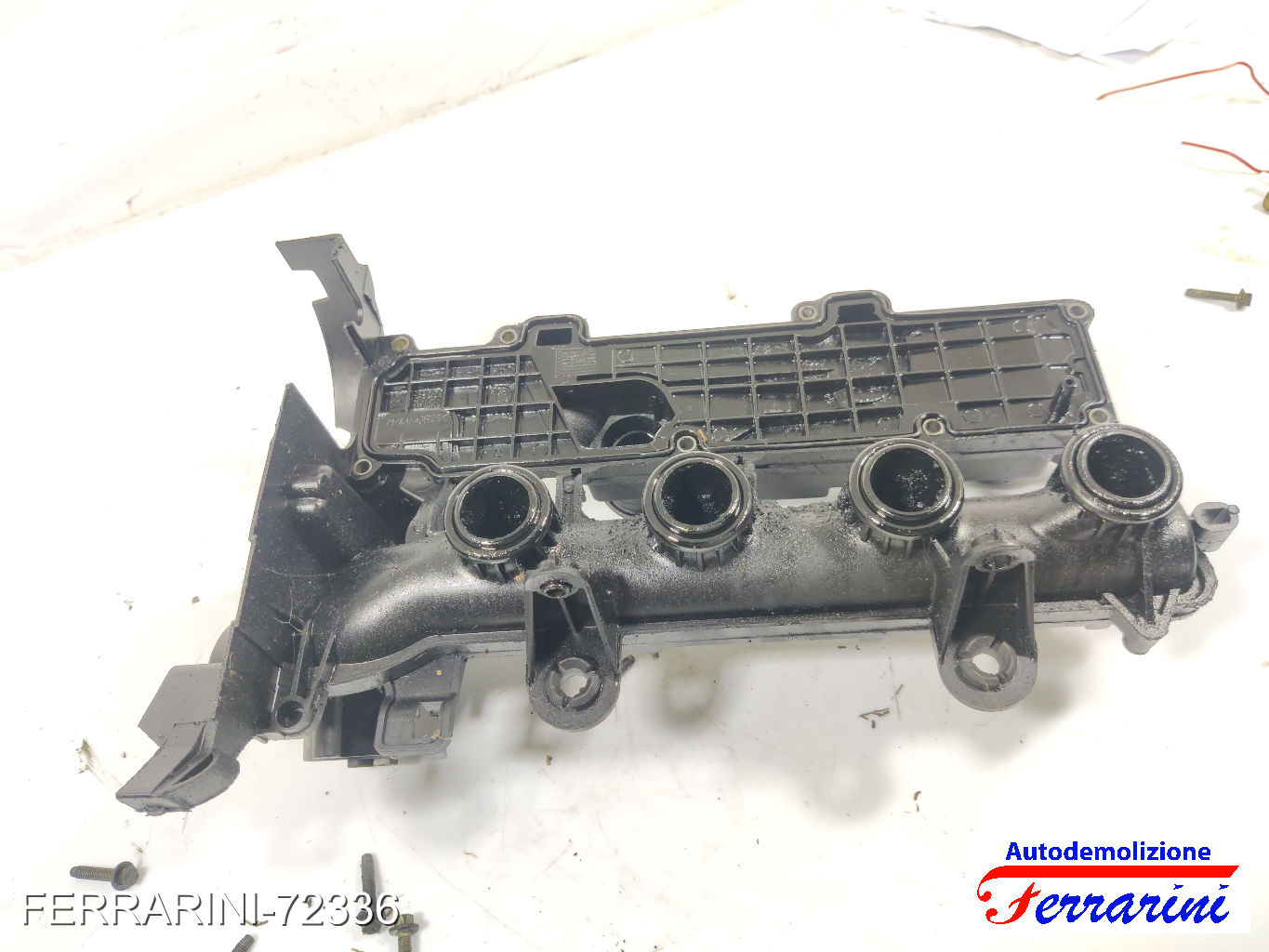 F6JB Coperchio Punterie Valvole FORD FIESTA 5 JD, JH 1.4 TDCI 2001-2008 1508414