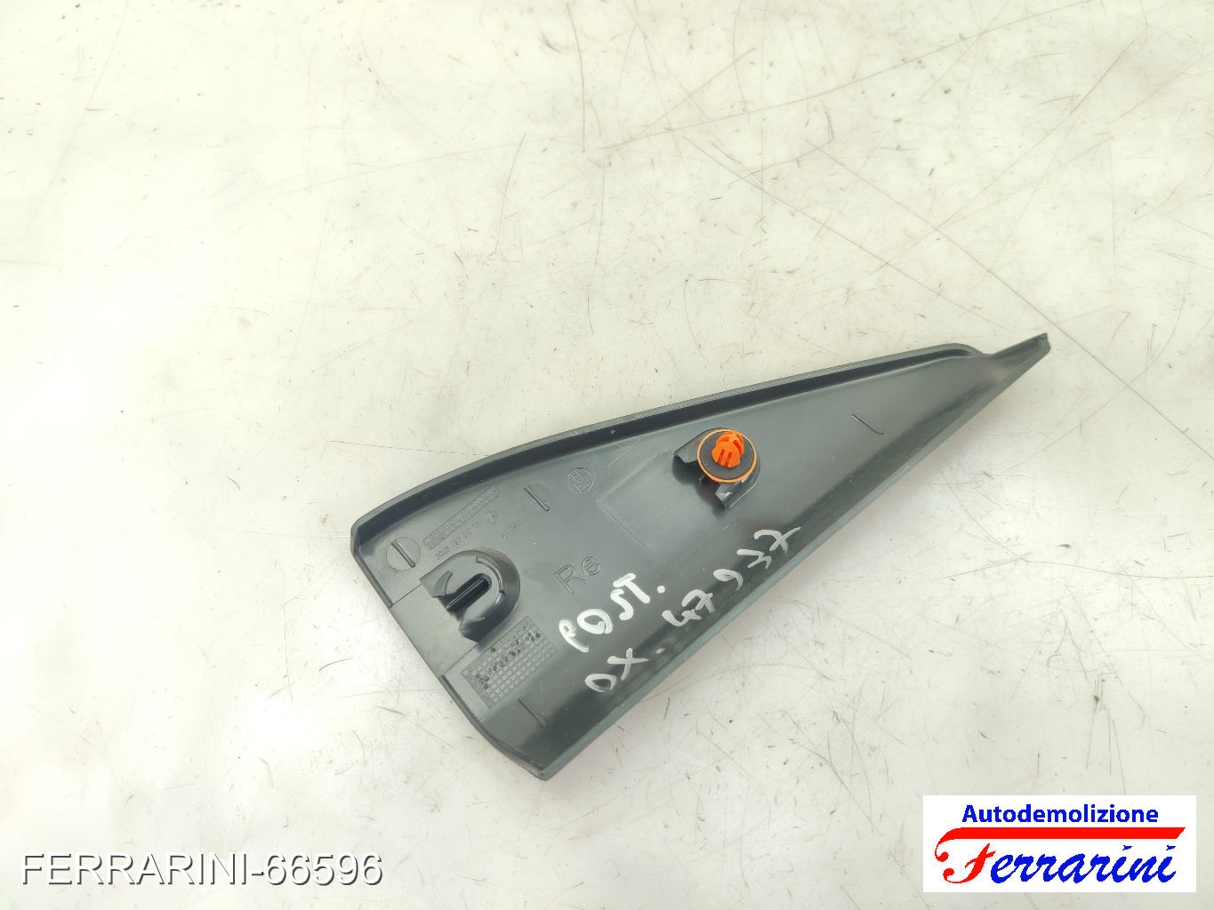 mostrina triangolare interna montante MERCEDES CLASSE B W242, W246 2011-2014